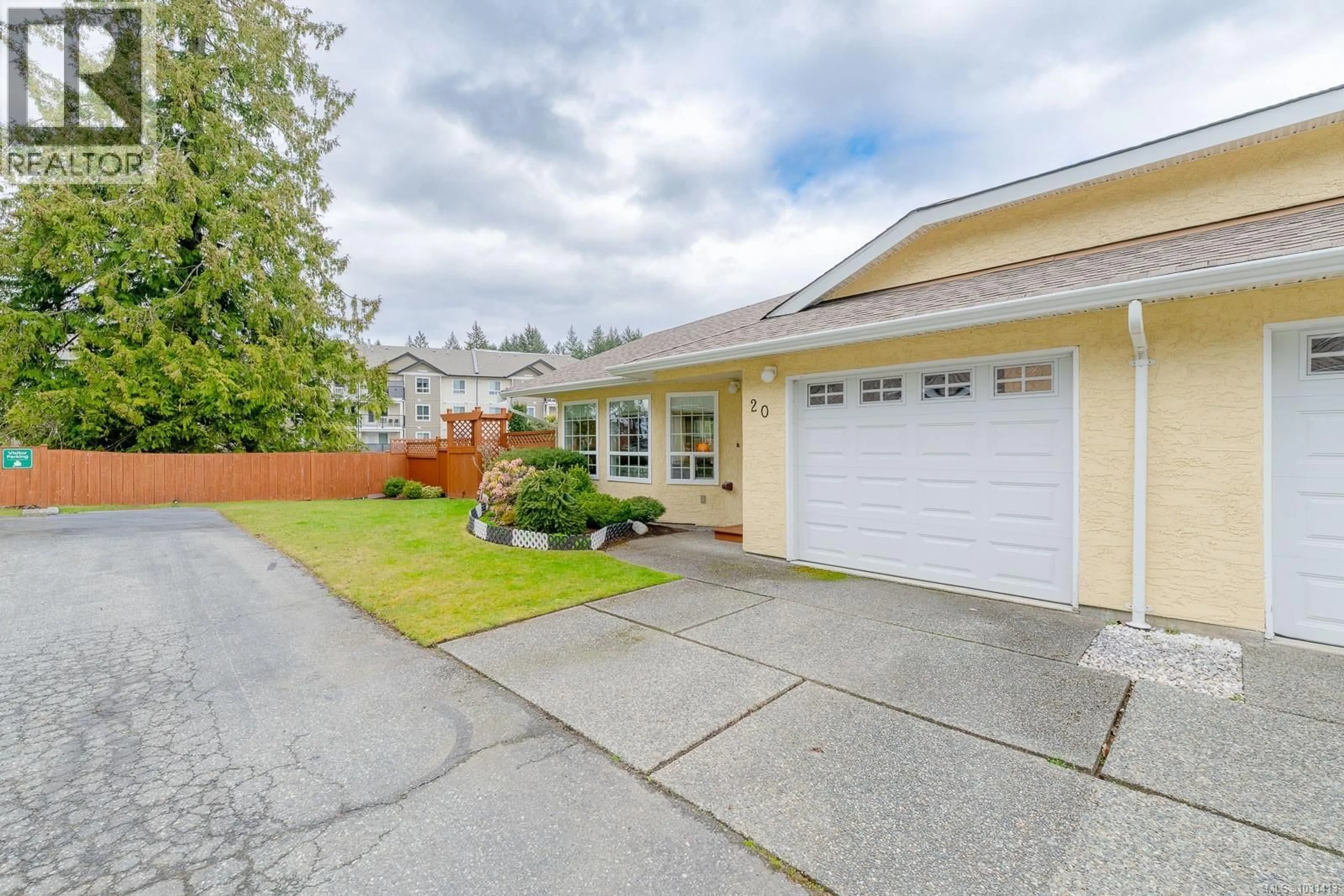A pic from outside/outdoor area/front of a property/back of a property/a pic from drone, street for 20 - 4750 UPLANDS DRIVE, Nanaimo British Columbia V9T5V1