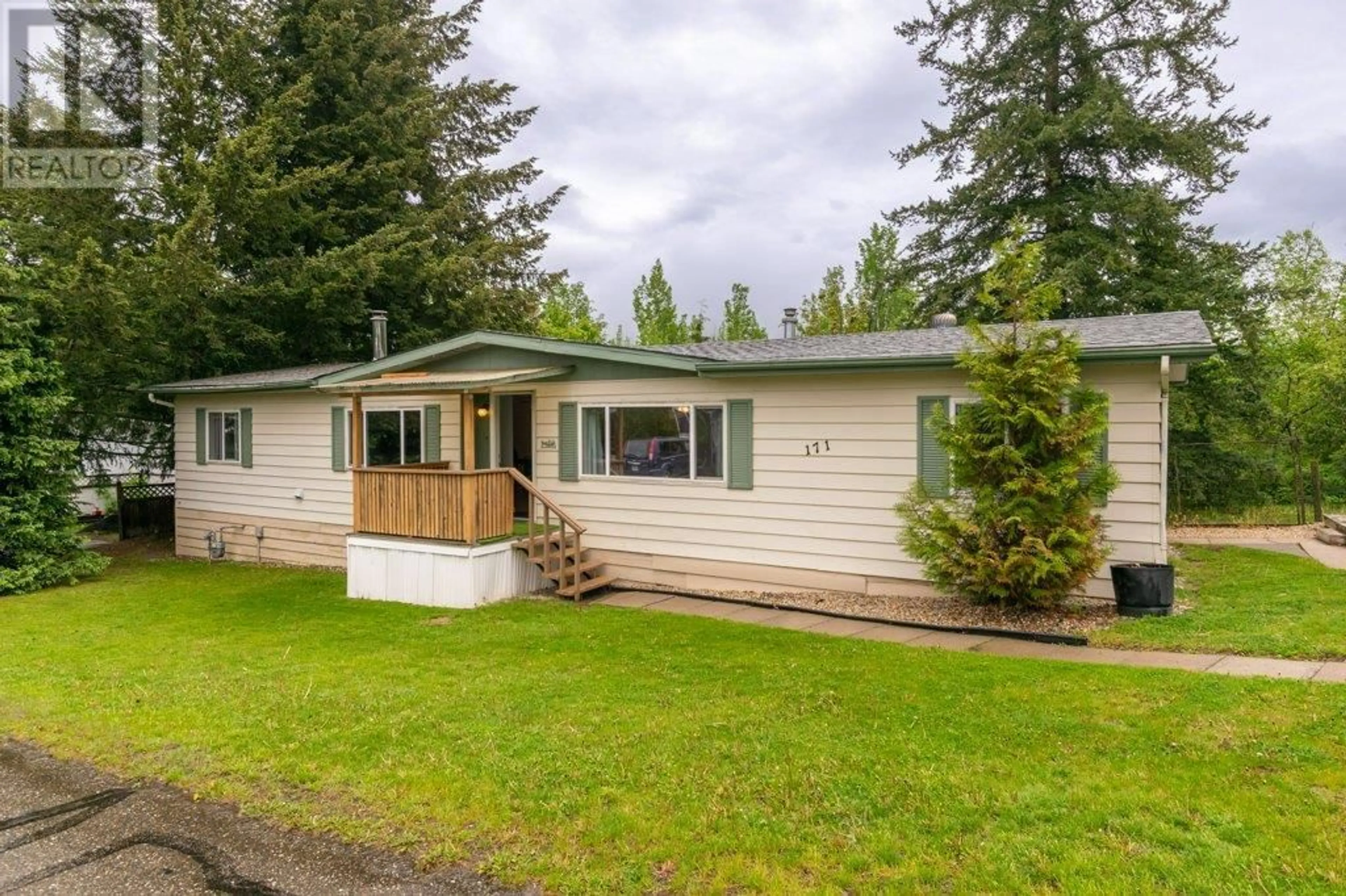 Home with vinyl exterior material for 3350 10 Avenue NE Unit# 171, Salmon Arm British Columbia V1E1J6