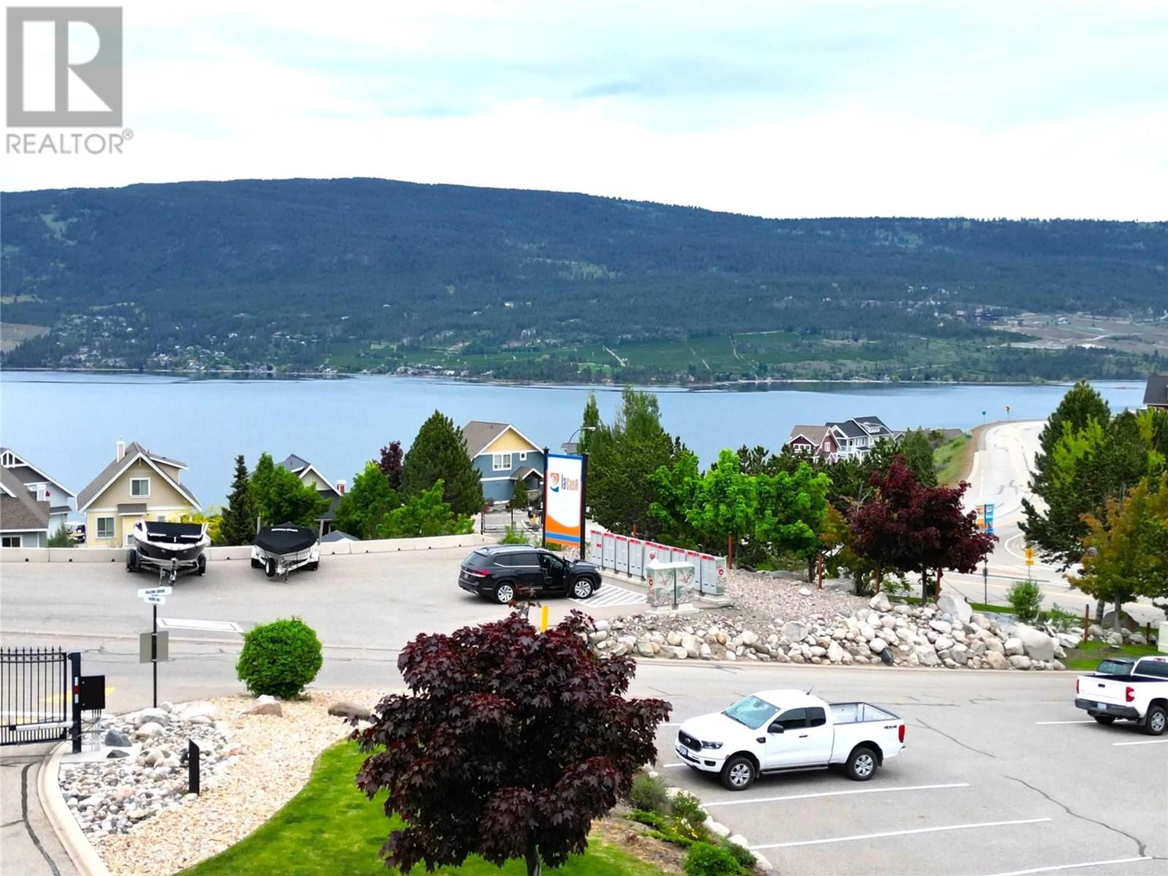 Blurry image for 6862 MADRID WAY, Kelowna British Columbia V1Z3R8