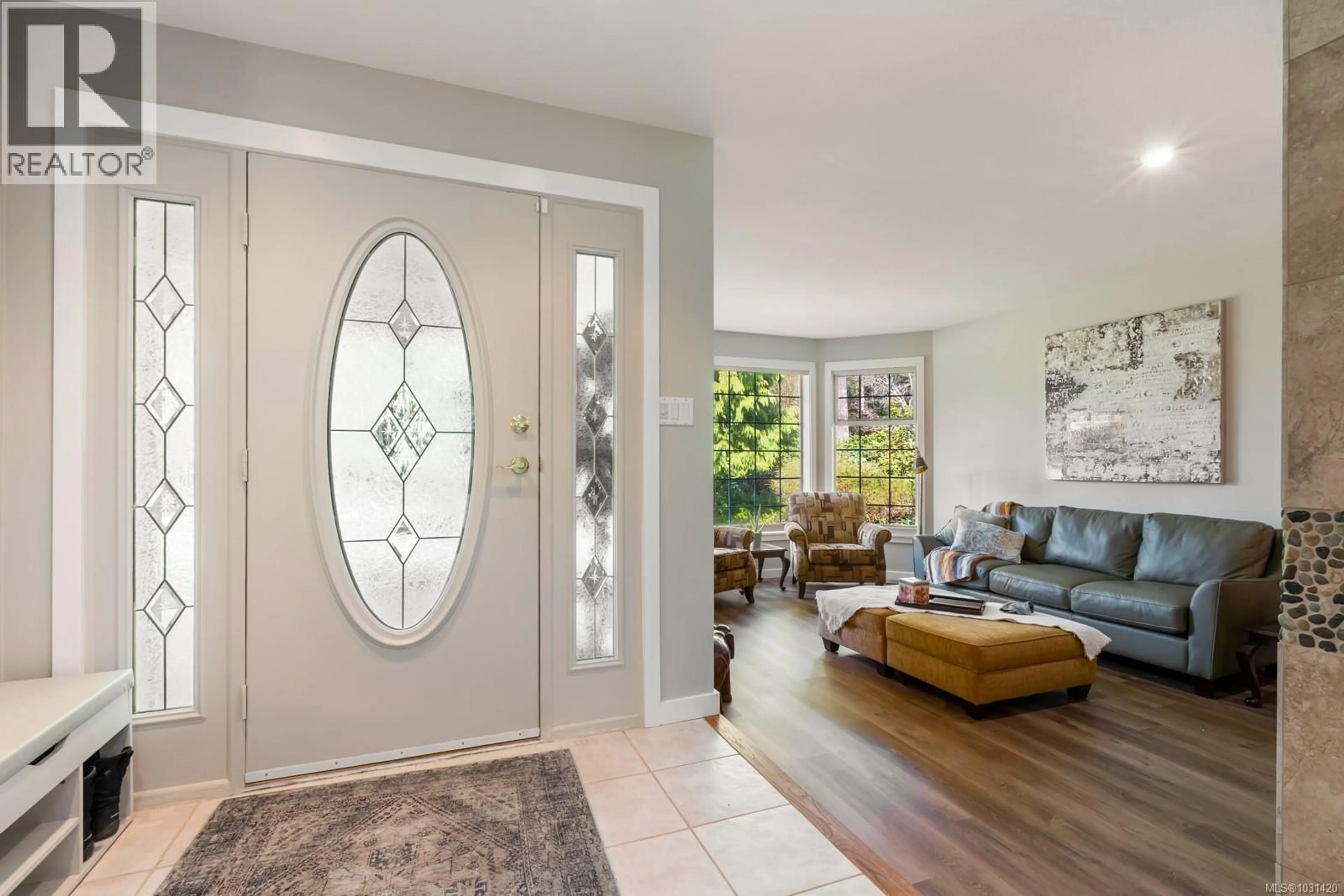 Indoor entryway for 1451 SEAVIEW ROAD, Black Creek British Columbia V9J1J7