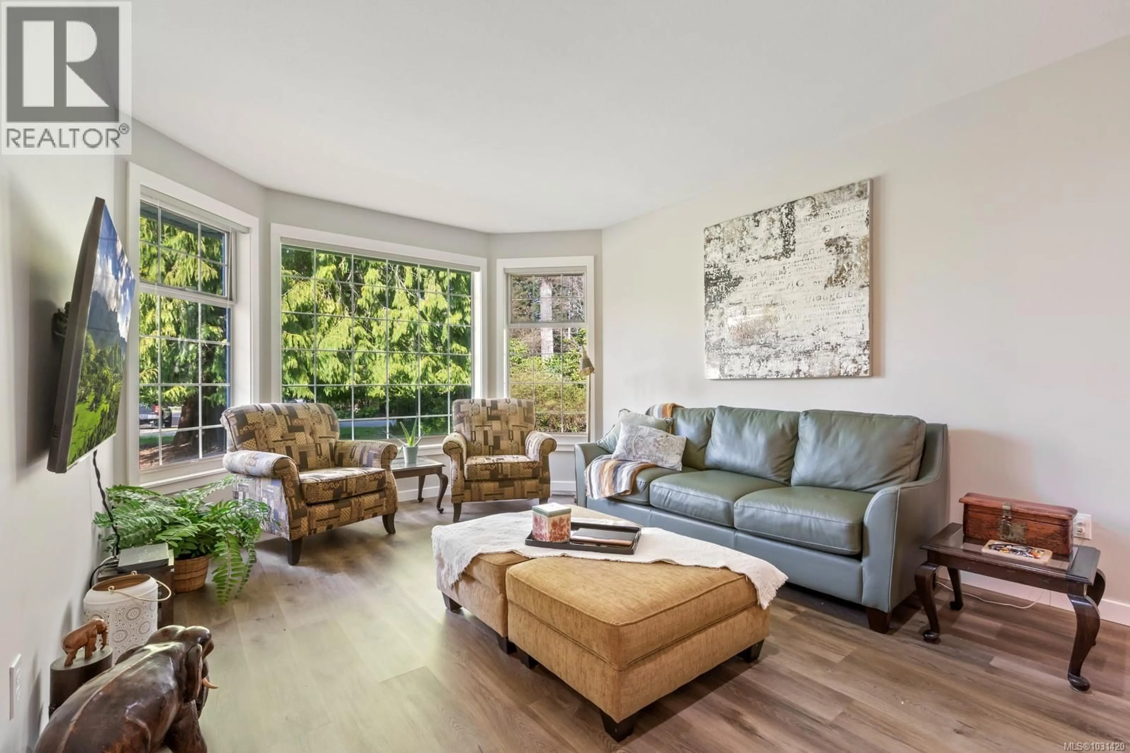 Living room with furniture, unknown for 1451 SEAVIEW ROAD, Black Creek British Columbia V9J1J7