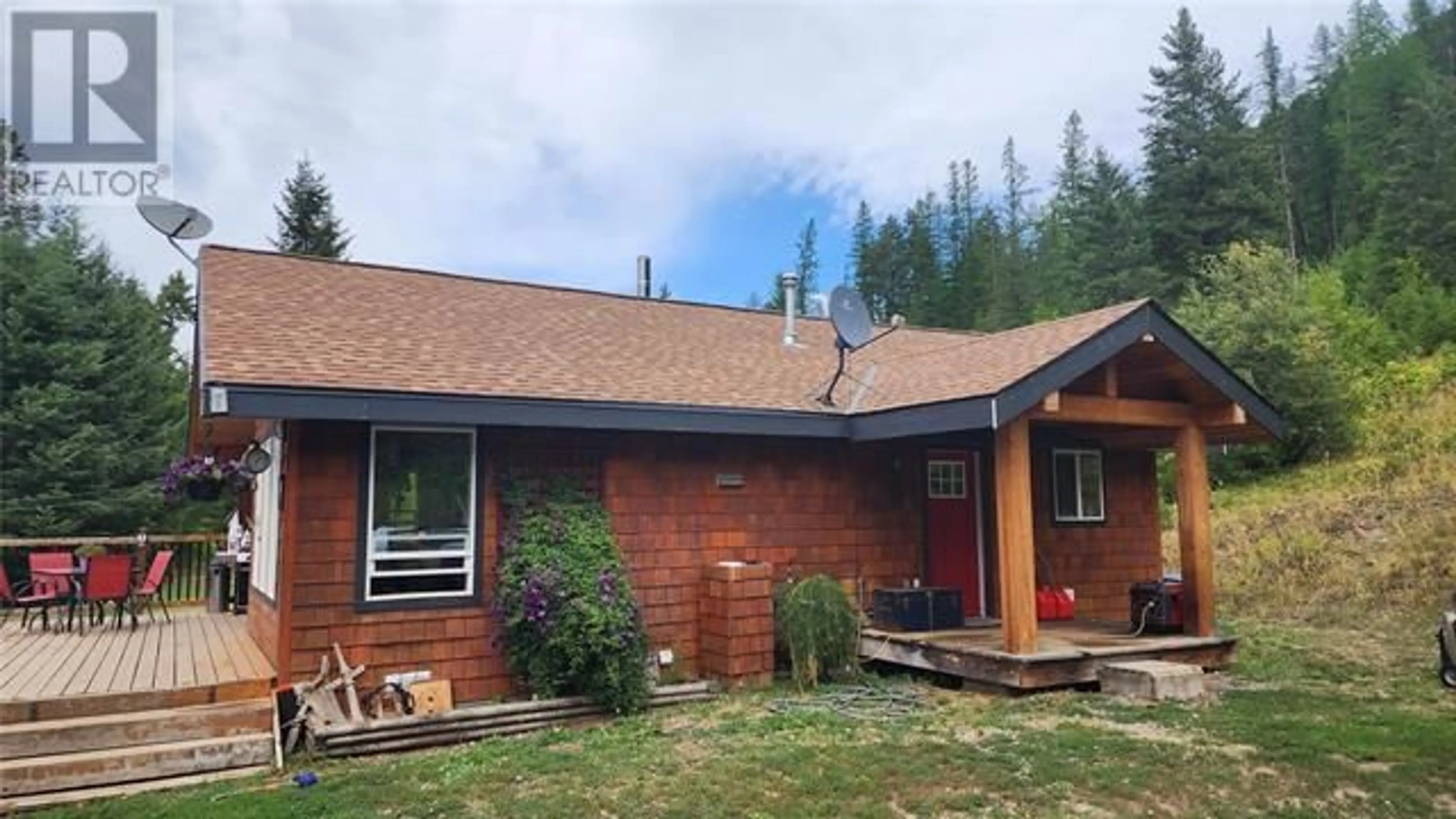 Outside view for 344 Schwartz Road, Lumby British Columbia V0E2G0