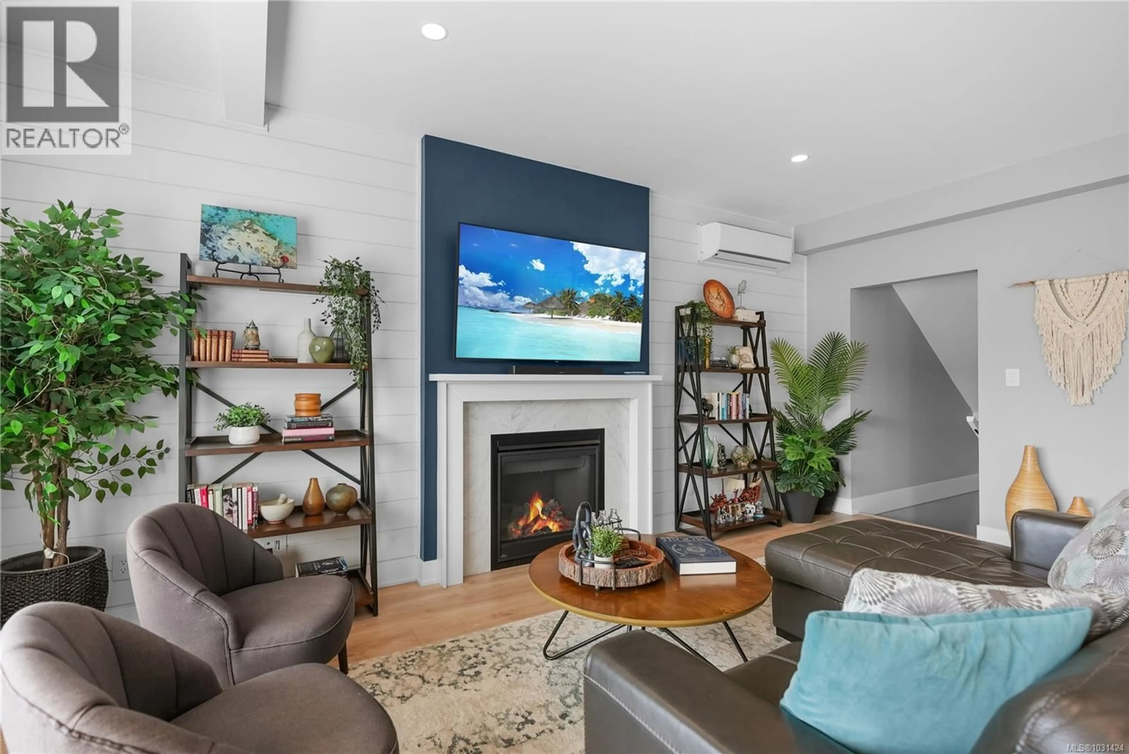 Living room with furniture, unknown for 1184 SMOKEHOUSE CRESCENT, Langford British Columbia V9C0N5