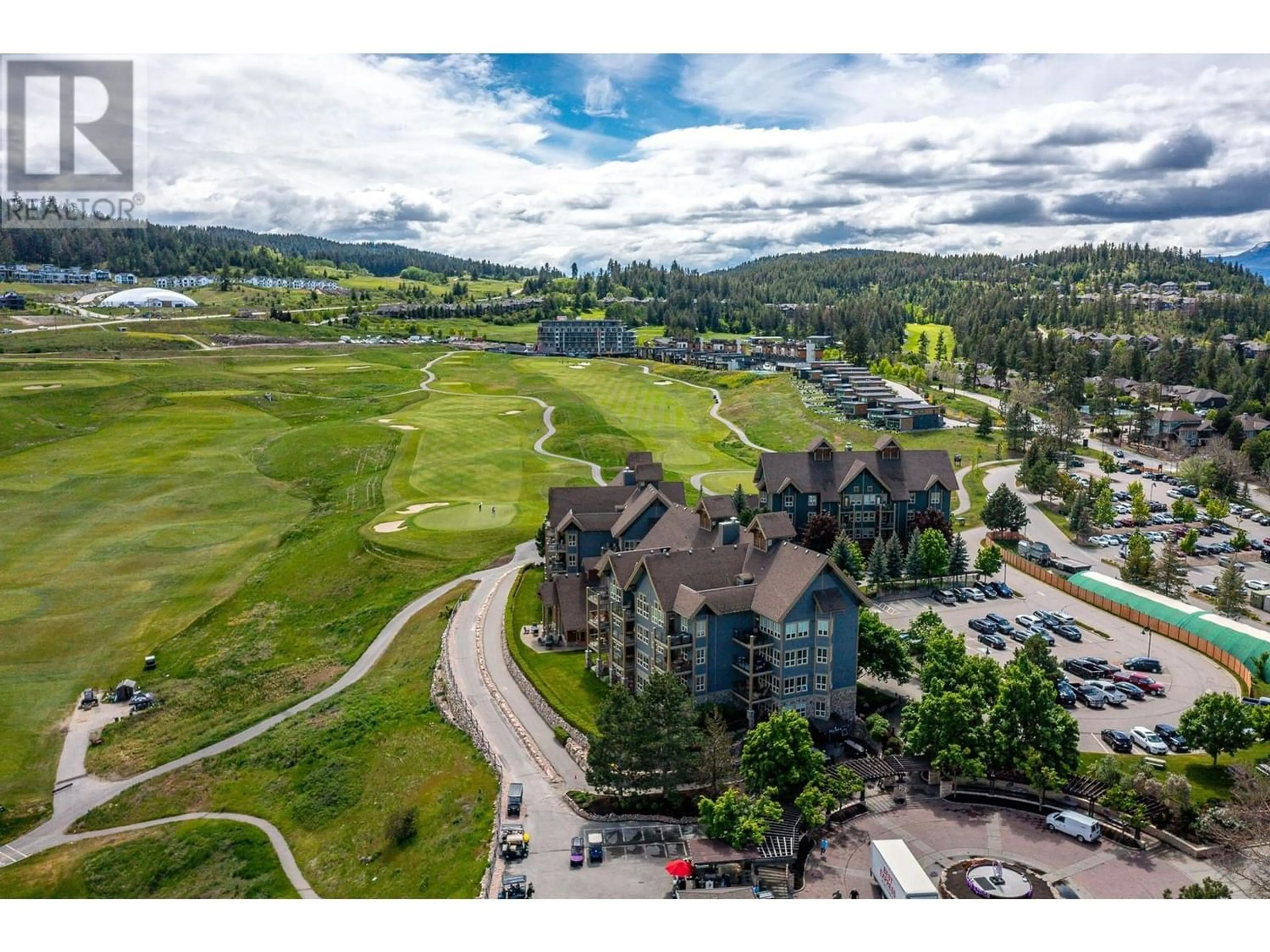 Indoor lobby for 107 Village Centre Court Unit# 212, Vernon British Columbia V1H1Y8