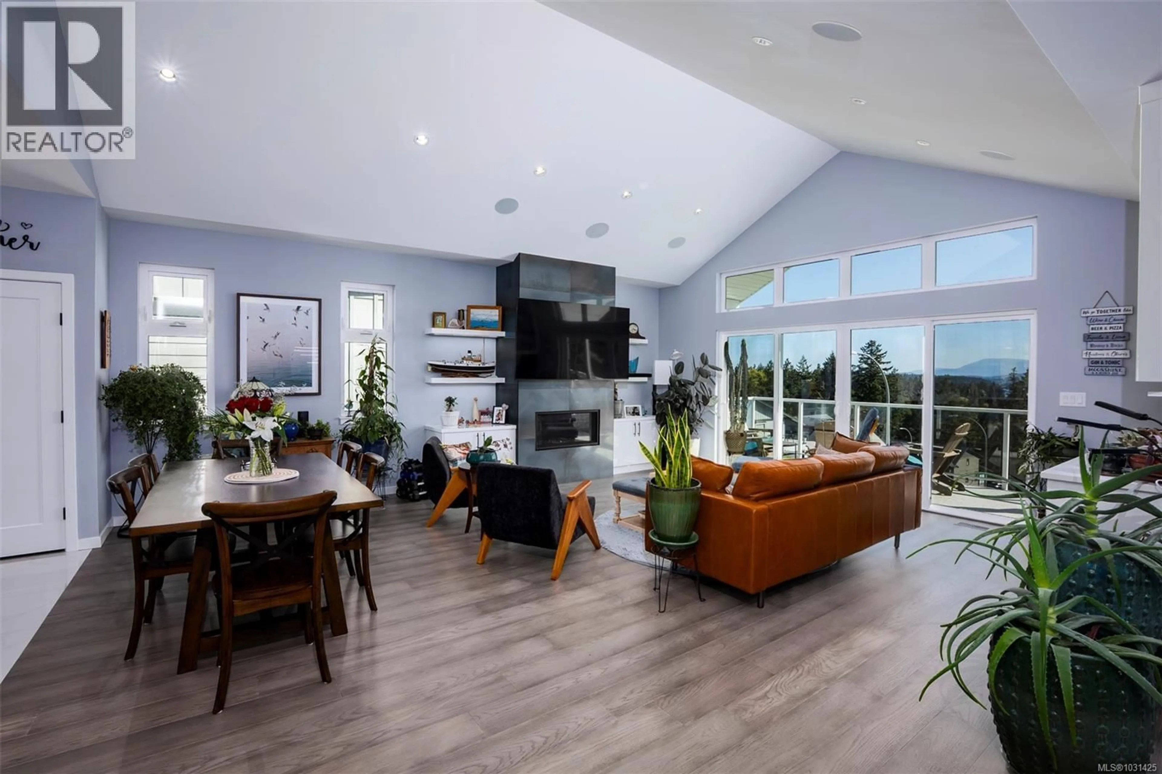 Living room with furniture, unknown for 104 GOLDEN VIEW DRIVE, Nanaimo British Columbia V9T0K8