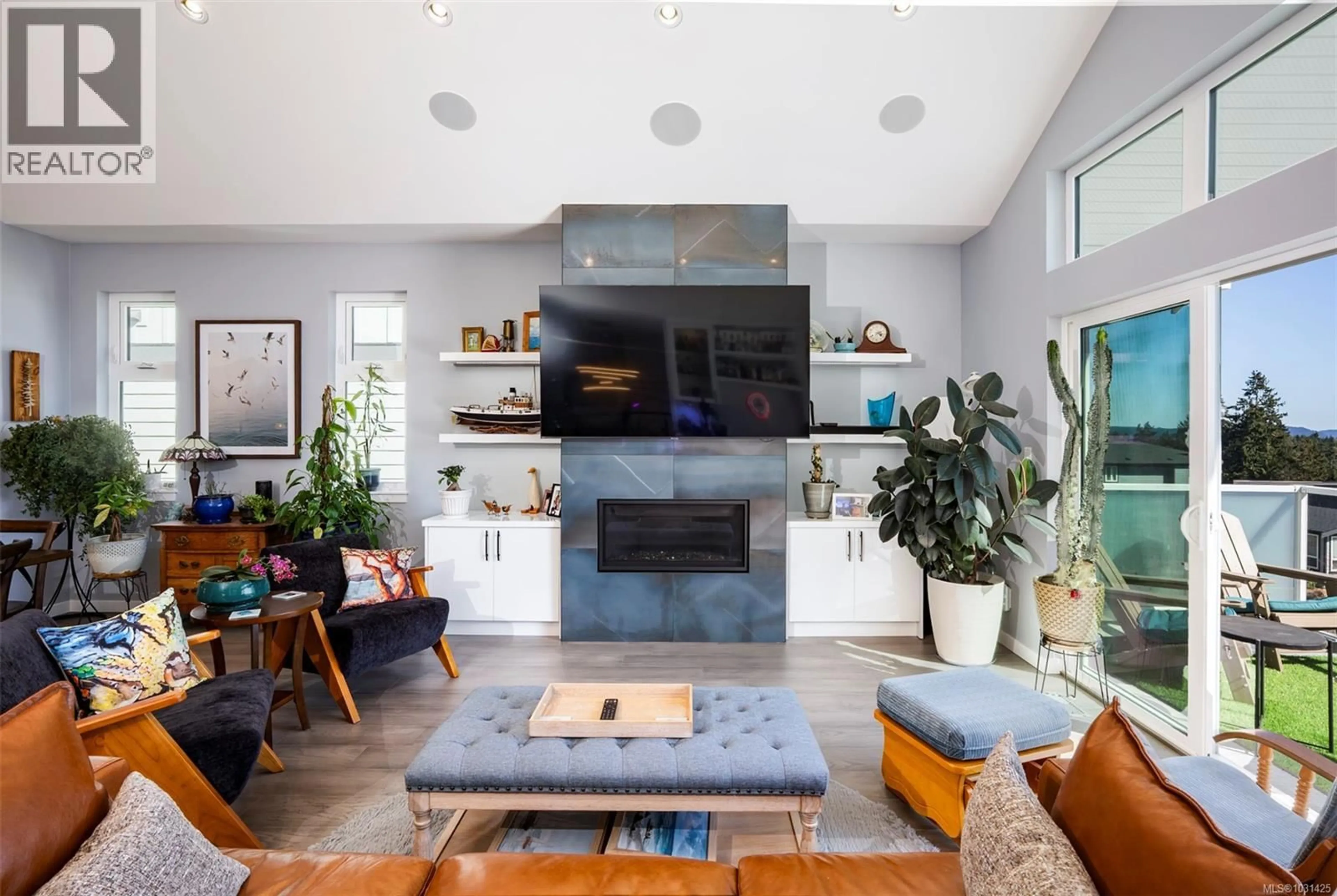 Living room with furniture, unknown for 104 GOLDEN VIEW DRIVE, Nanaimo British Columbia V9T0K8