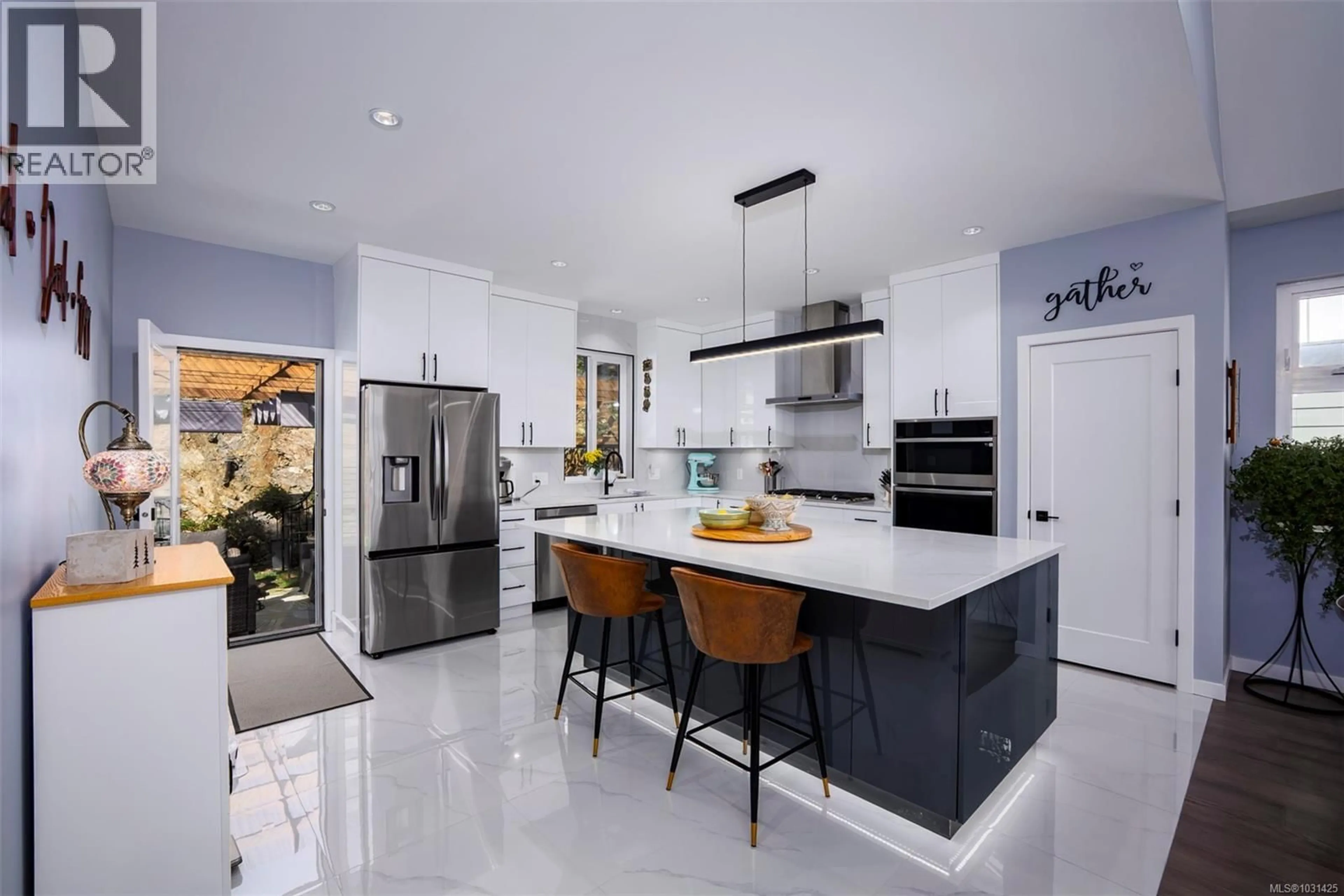 Contemporary kitchen, ceramic/tile floor for 104 GOLDEN VIEW DRIVE, Nanaimo British Columbia V9T0K8