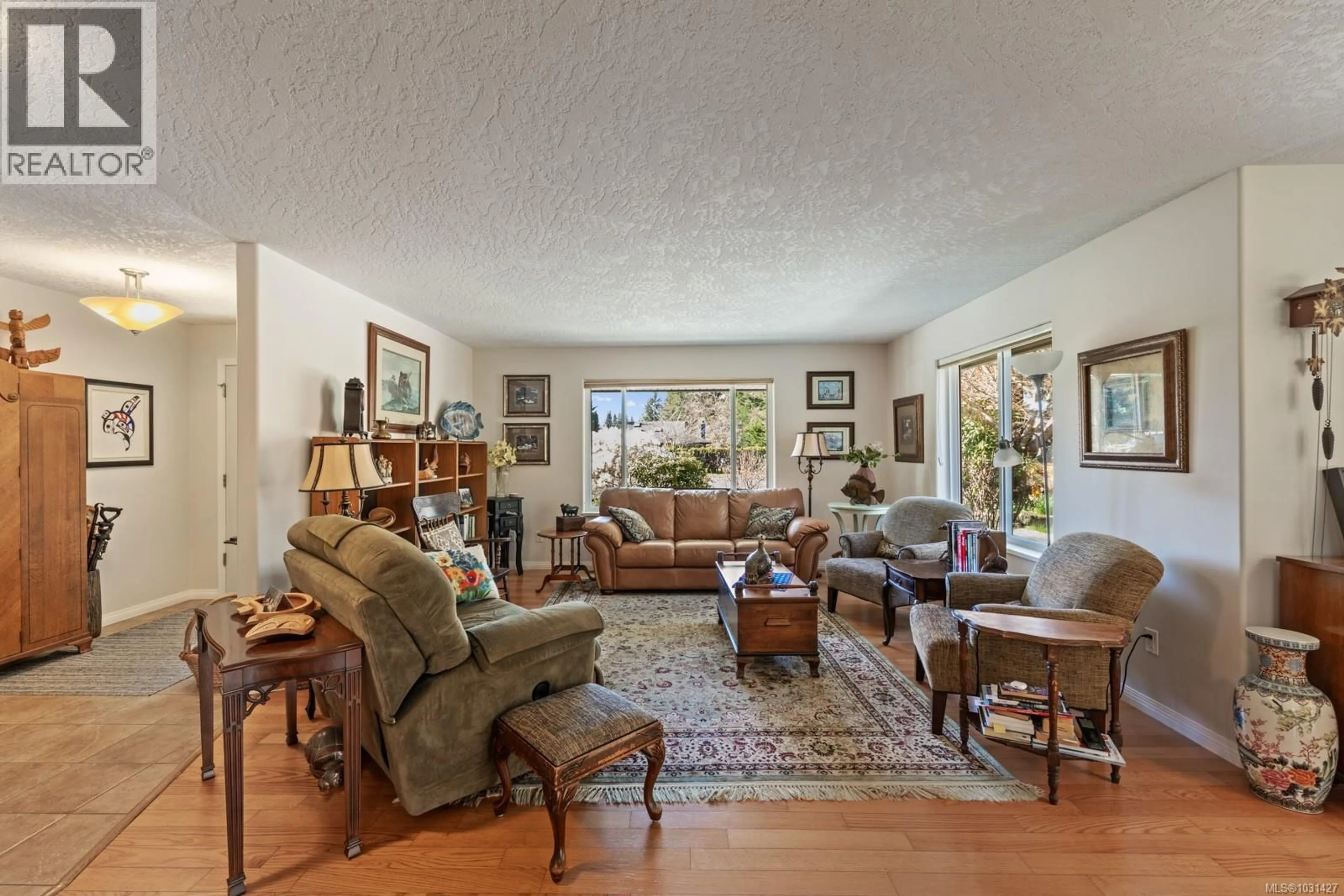 Living room with furniture, unknown for 1474 RIDGEMOUNT DRIVE, Comox British Columbia V9M3H1