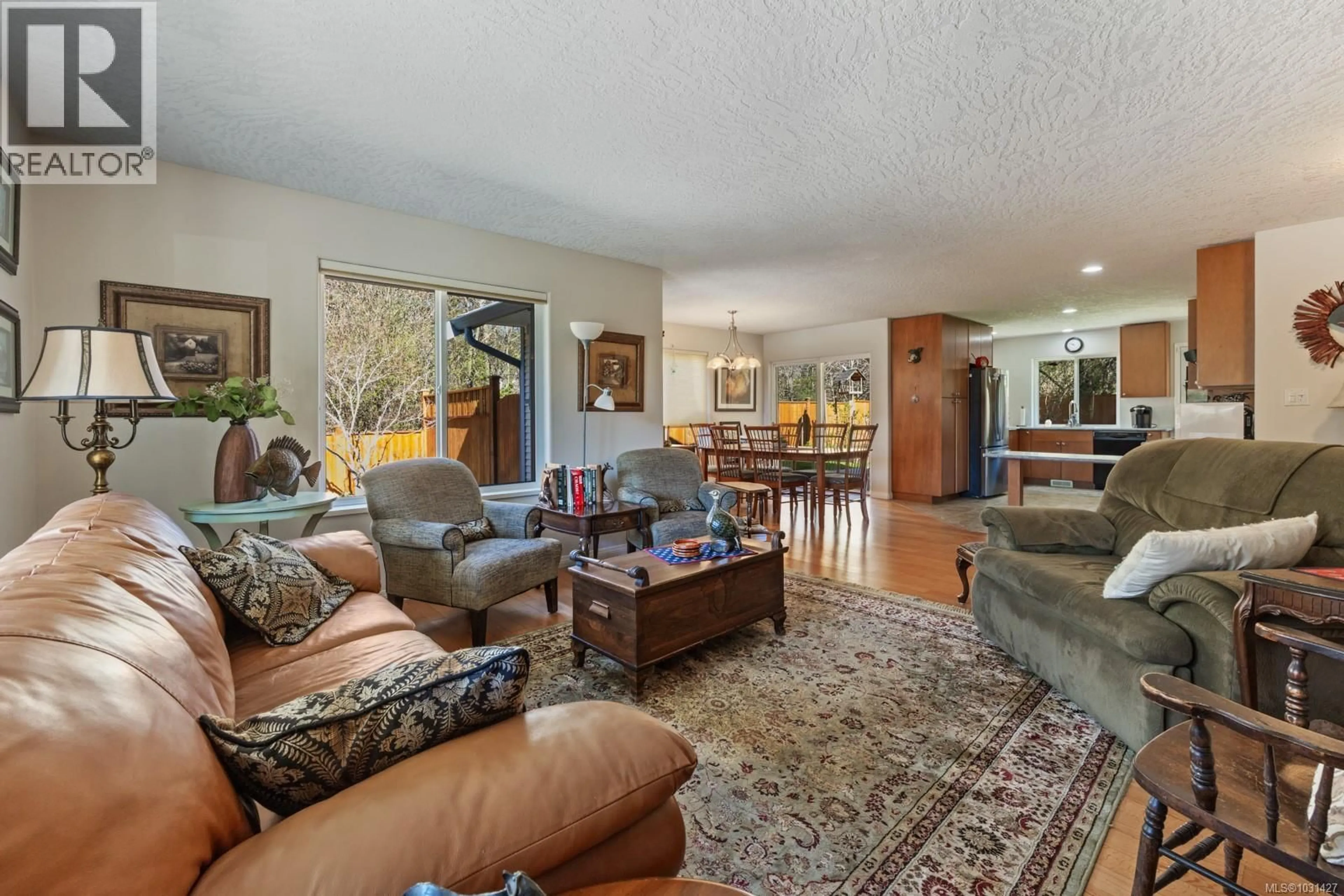 Living room with furniture, unknown for 1474 RIDGEMOUNT DRIVE, Comox British Columbia V9M3H1