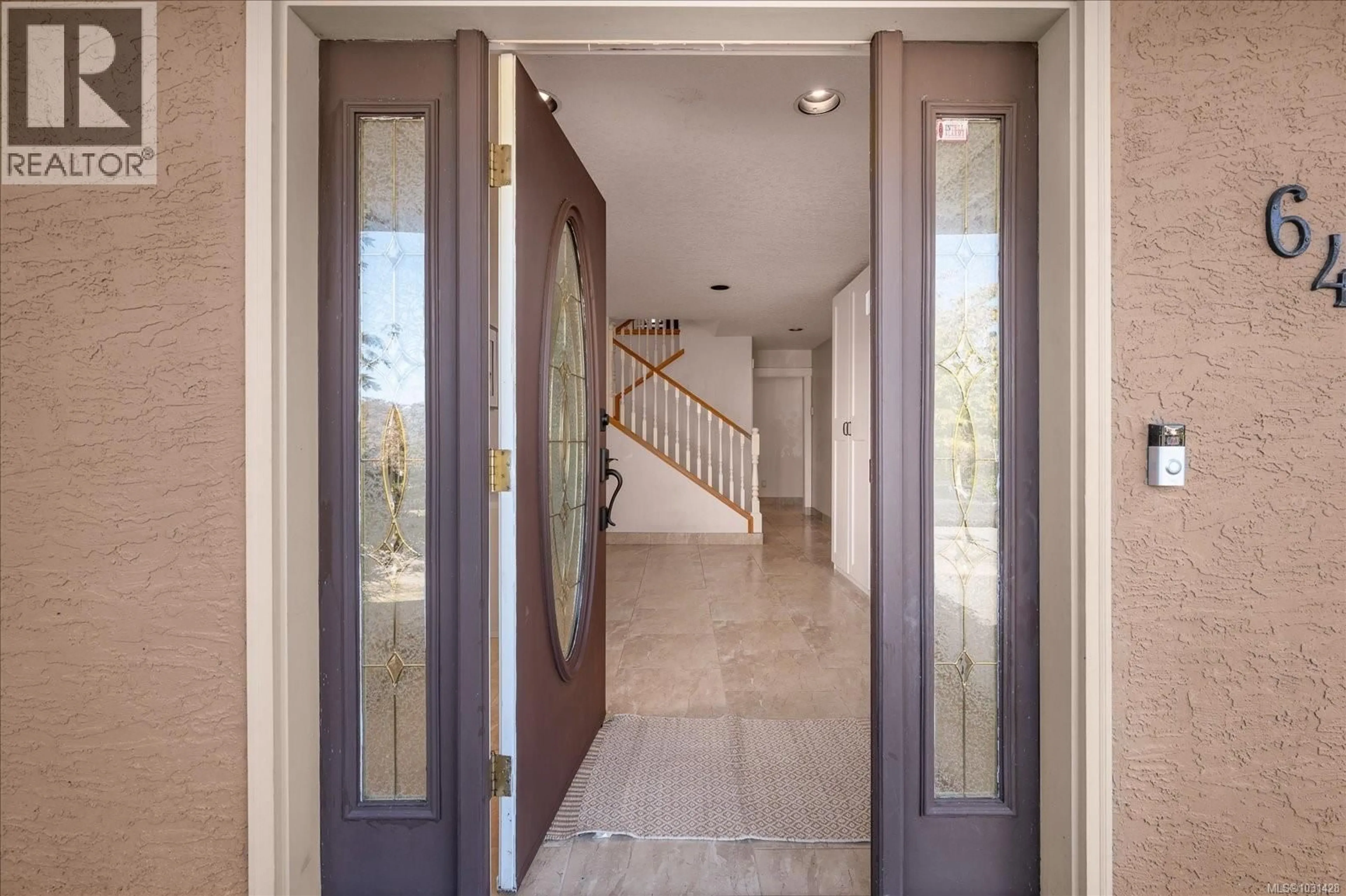 Indoor foyer for 6427 NIDRI PLACE, Nanaimo British Columbia V9V1N6