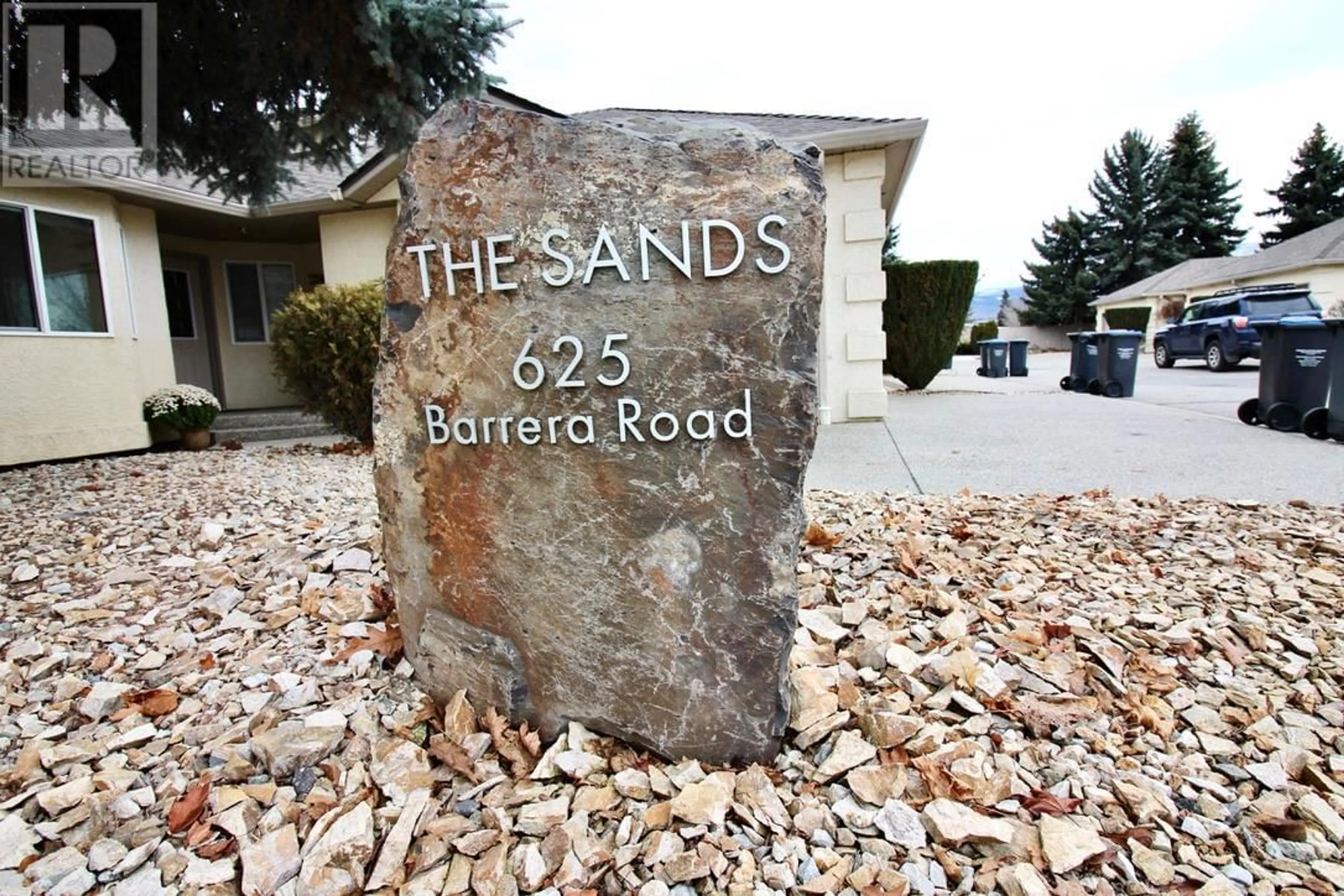 A pic from exterior of the house or condo for 625 Barrera Road Unit# 3, Kelowna British Columbia V1W3C9