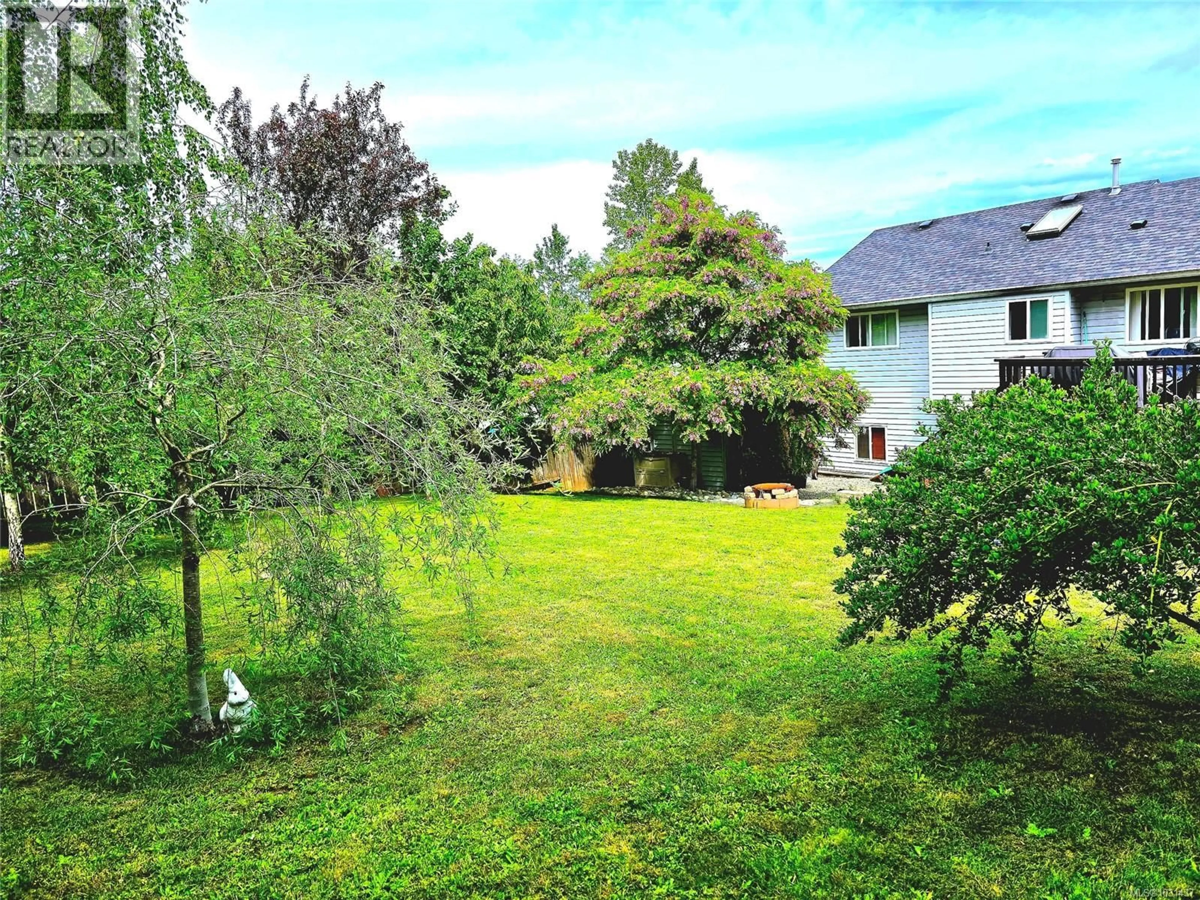 A pic from outside/outdoor area/front of a property/back of a property/a pic from drone, forest/trees view for 849 INEZ PLACE, Nanaimo British Columbia V9R7A3