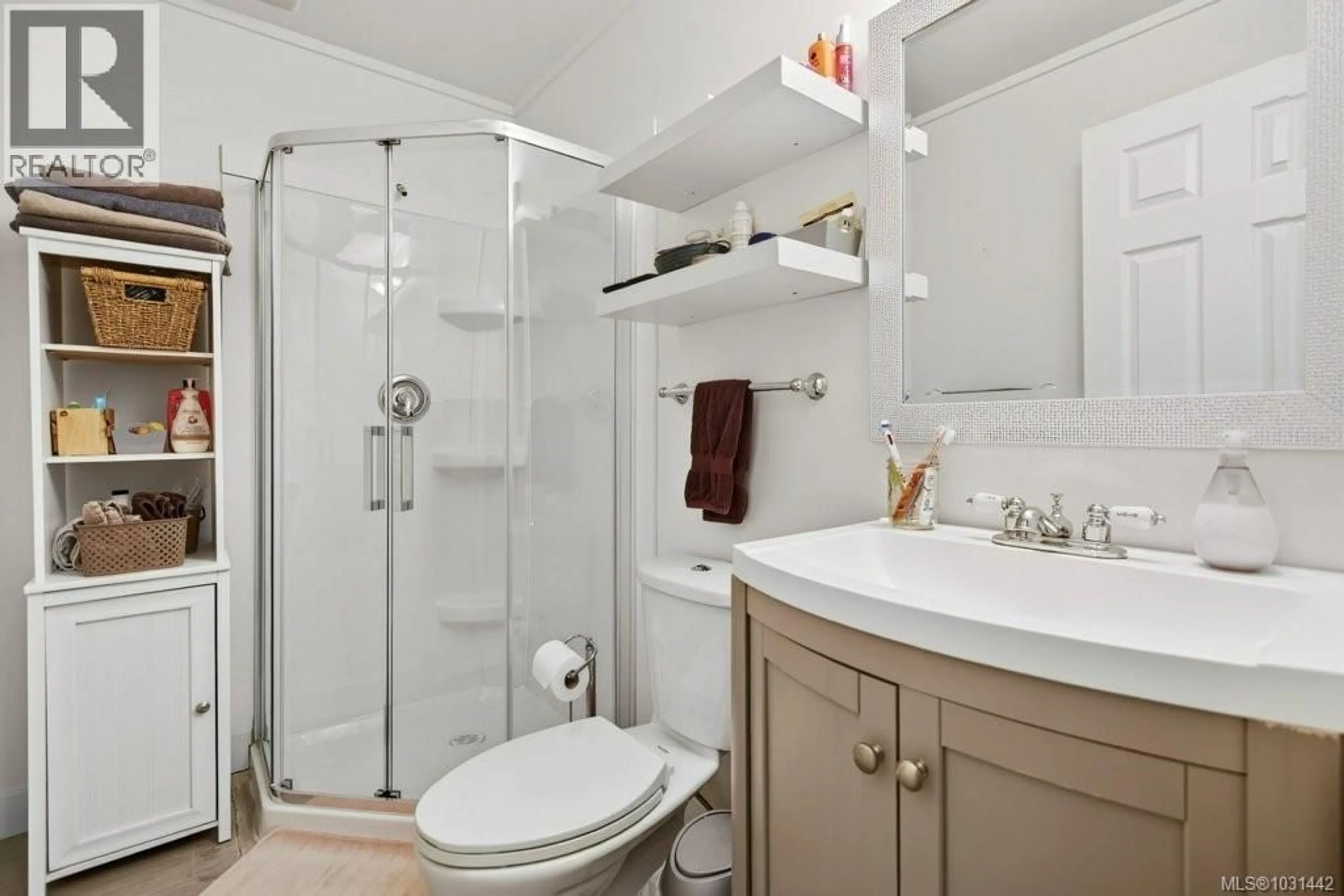 Standard bathroom, ceramic/tile floor for 267 TOWLER PLACE, Courtenay British Columbia V9N6Y8