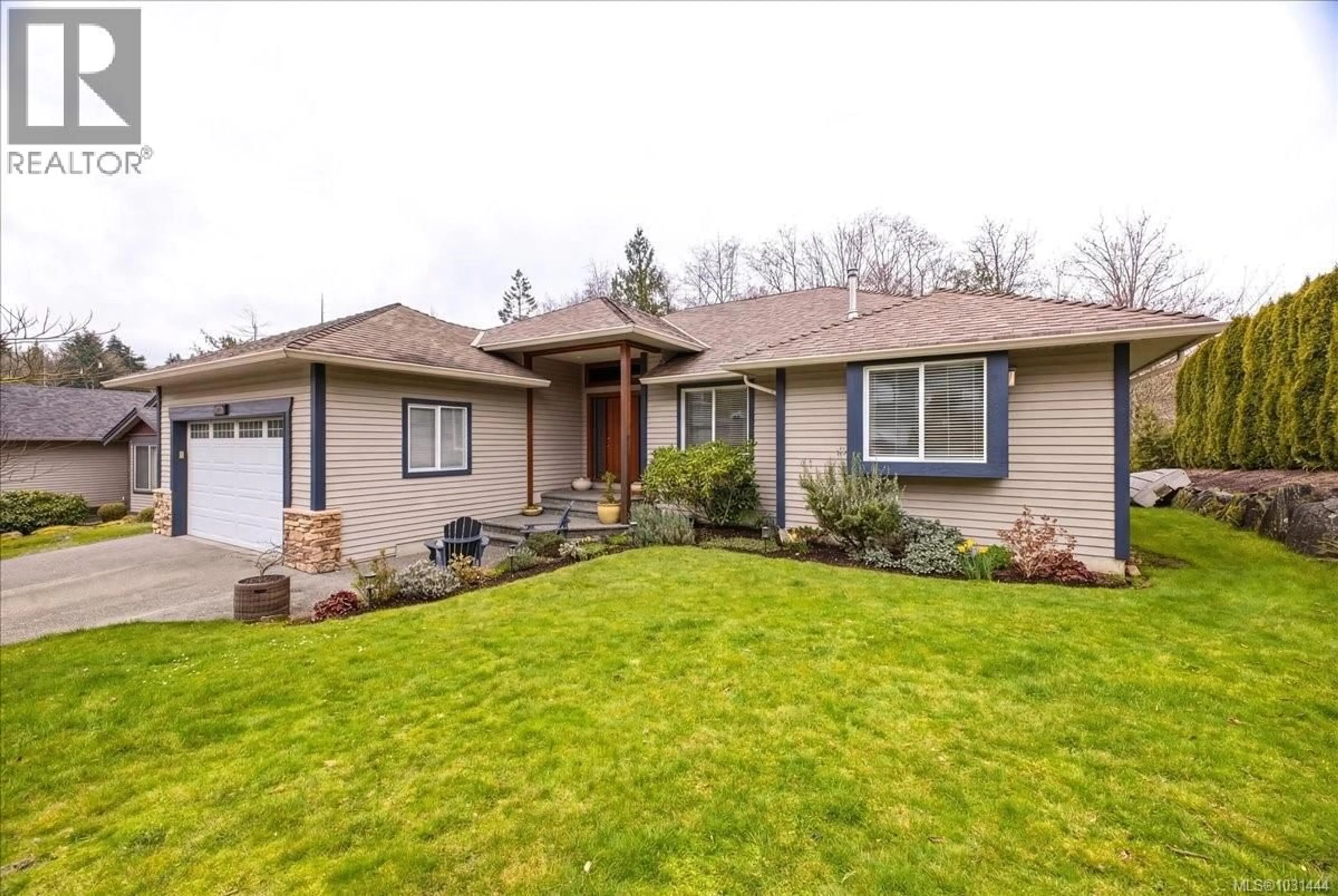 Home with vinyl exterior material, street for 3209 WILLOWMERE CRESCENT, Nanaimo British Columbia V9T6R8