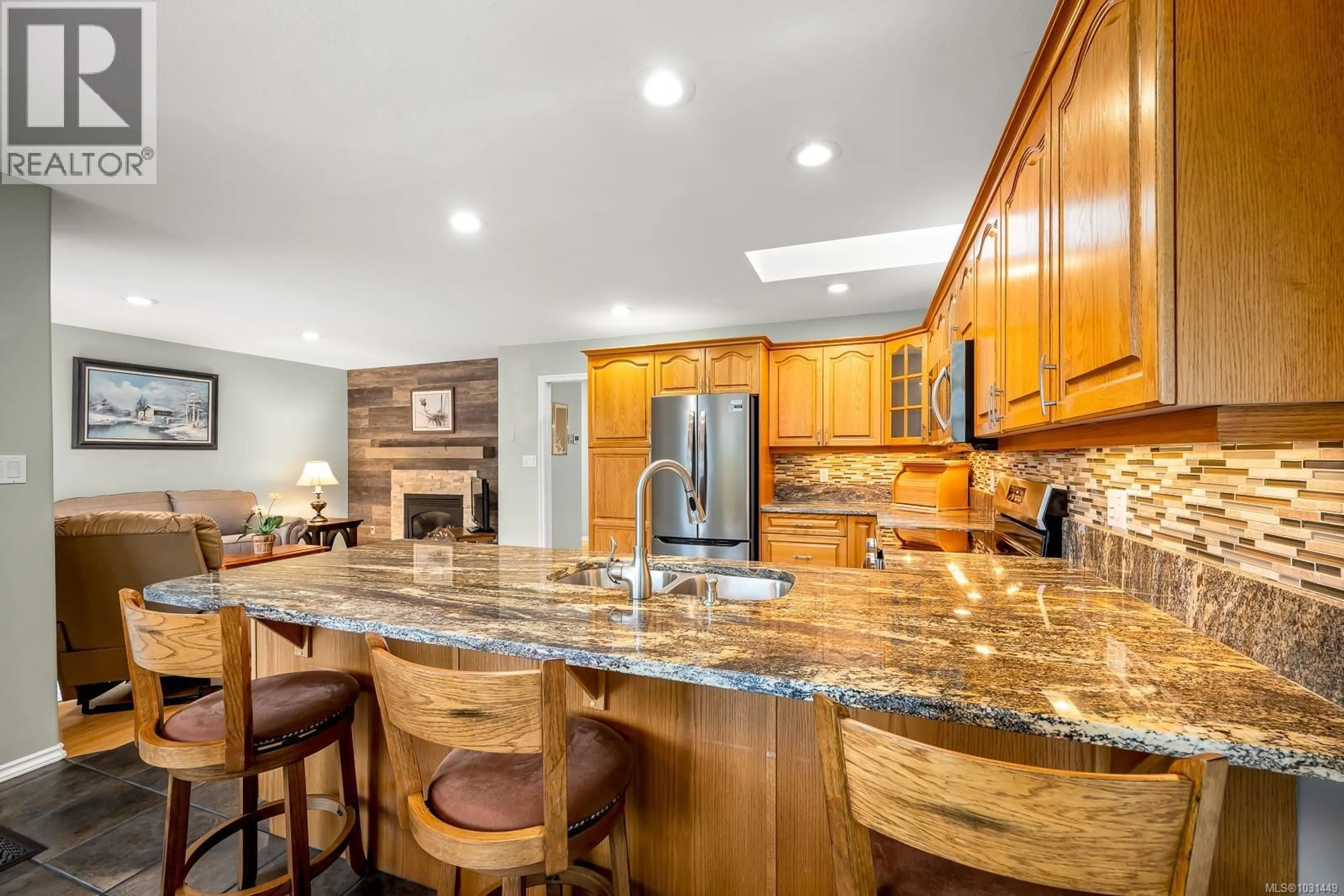 Open concept kitchen, ceramic/tile floor for 1741 SWAN CRESCENT, Courtenay British Columbia V9N9A8