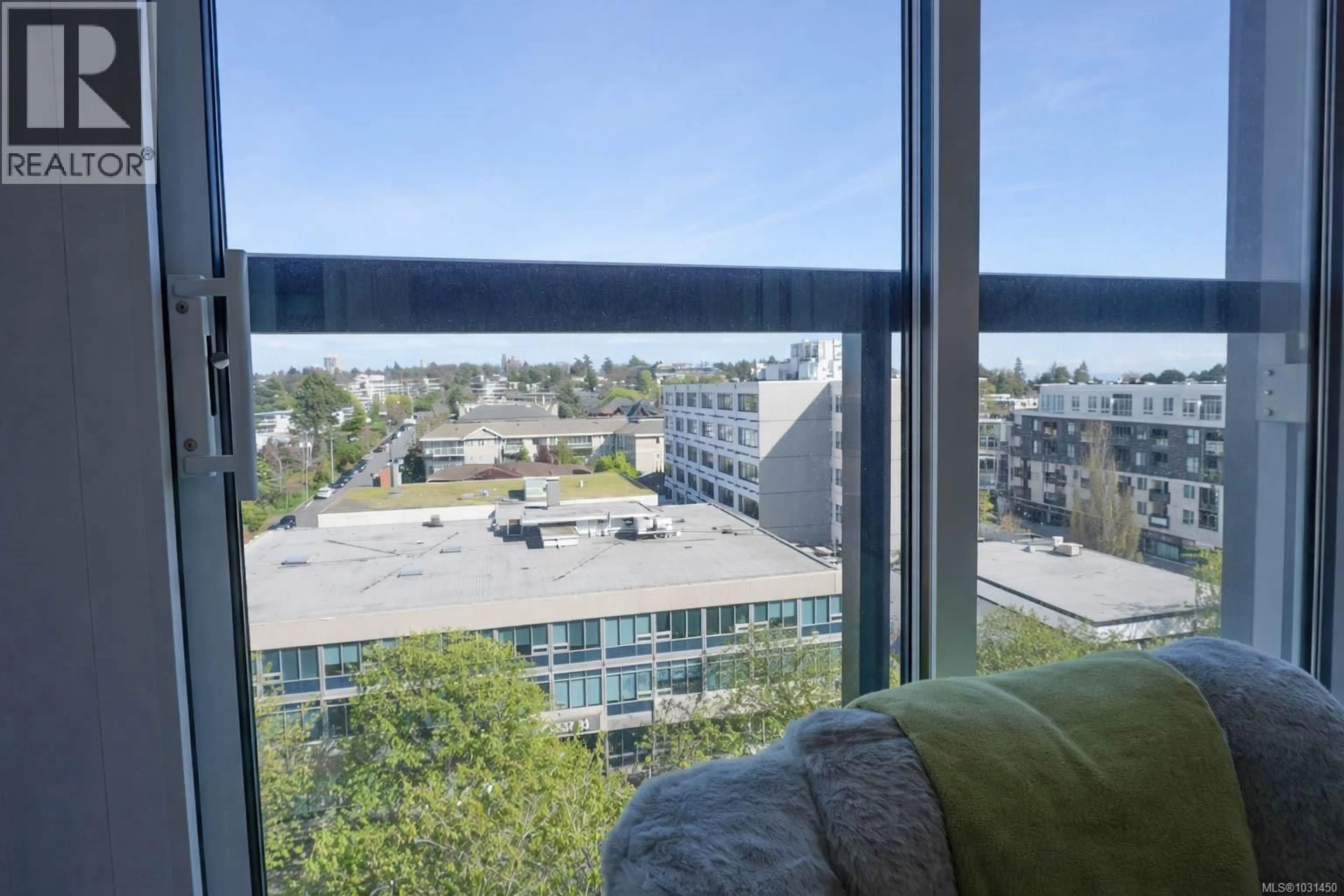 A pic of a room for 806 - 1097 VIEW STREET, Victoria British Columbia V8V0G9