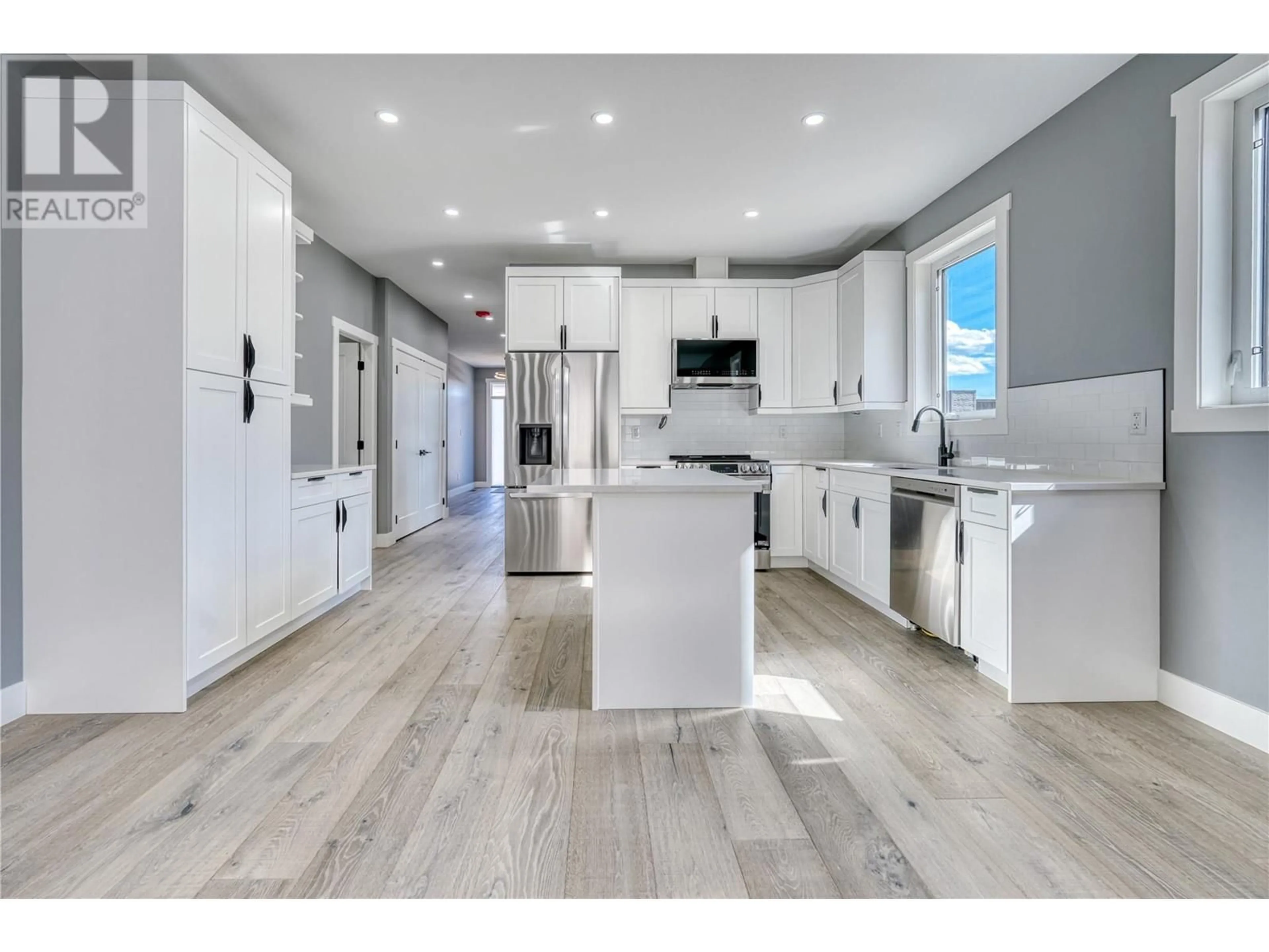 Open concept kitchen, unknown for 1250 COPPER ROAD, Oliver British Columbia V0H1T5