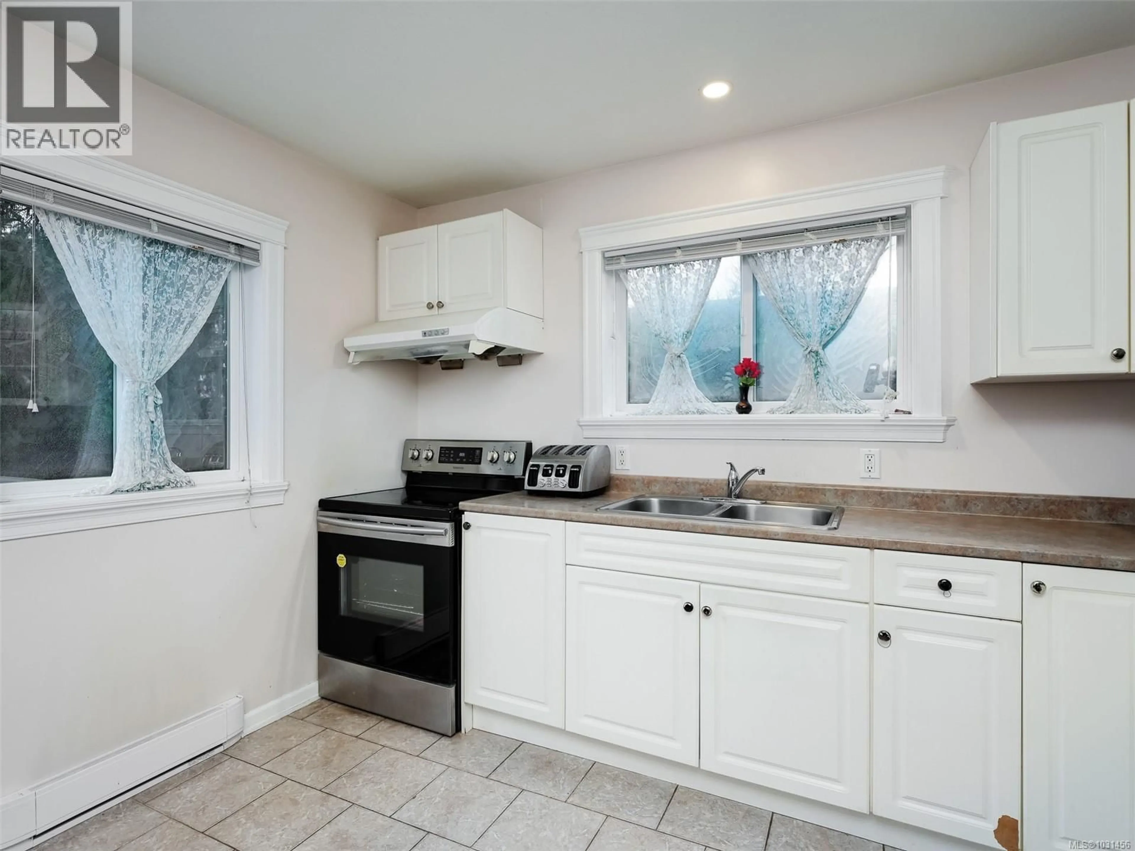 Standard kitchen, ceramic/tile floor for 3260 SEATON STREET, Saanich British Columbia V8Z3V7