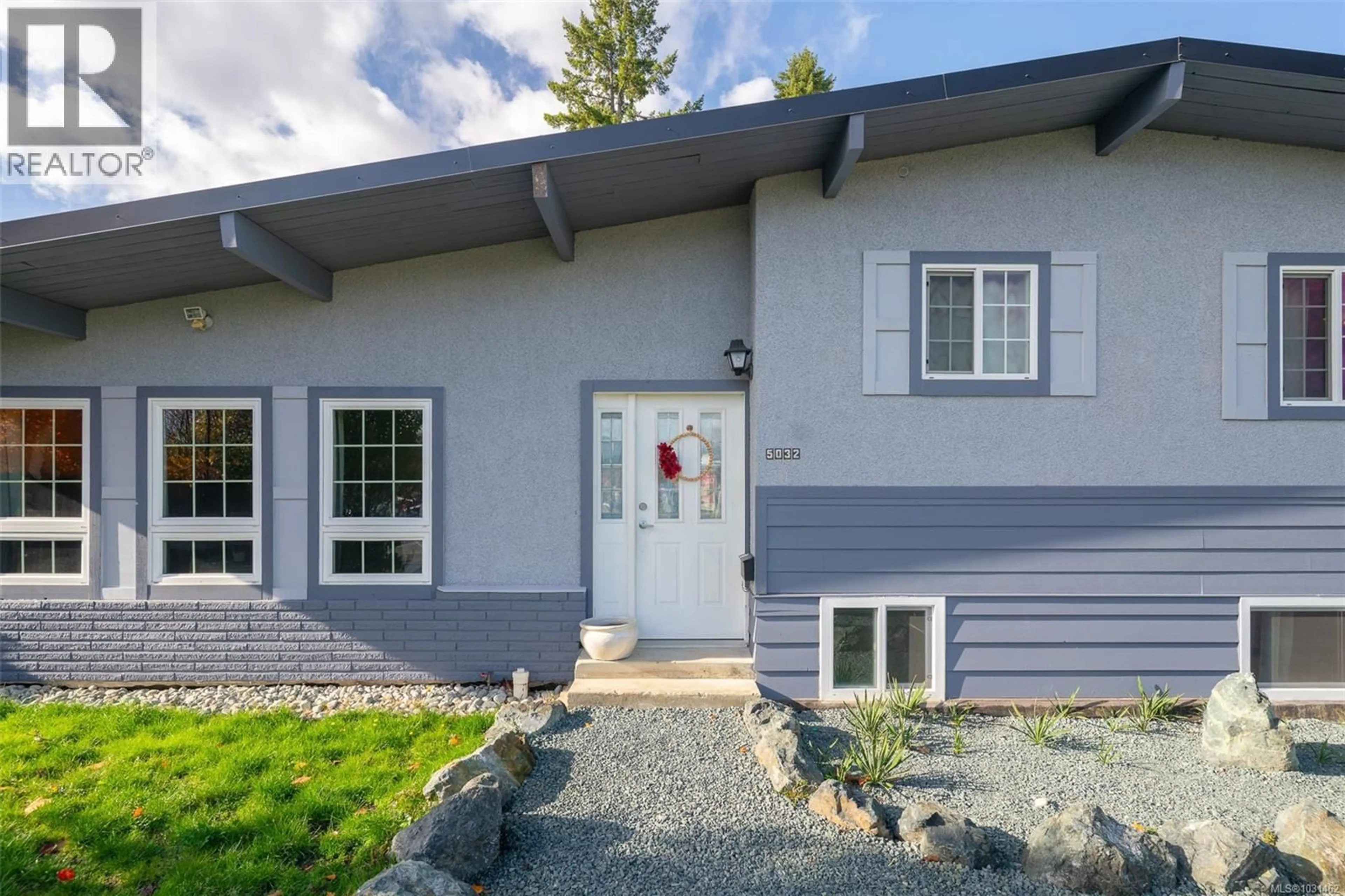 Home with vinyl exterior material, street for 5032 CHERRY CREEK ROAD, Port Alberni British Columbia V9Y6Y7