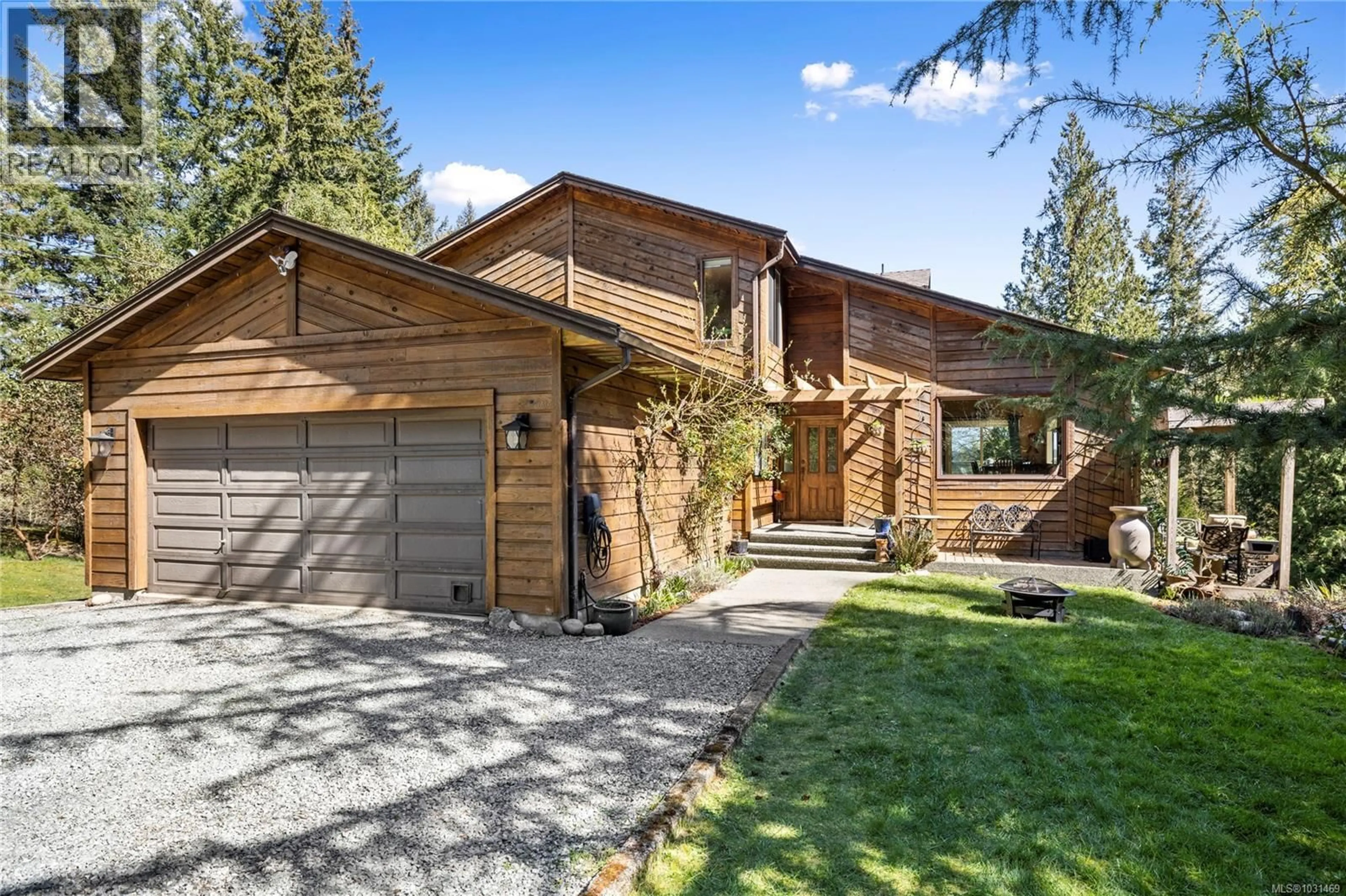 Home with vinyl exterior material, street for 13361 PROSPECT DRIVE, Ladysmith British Columbia V9G1G9