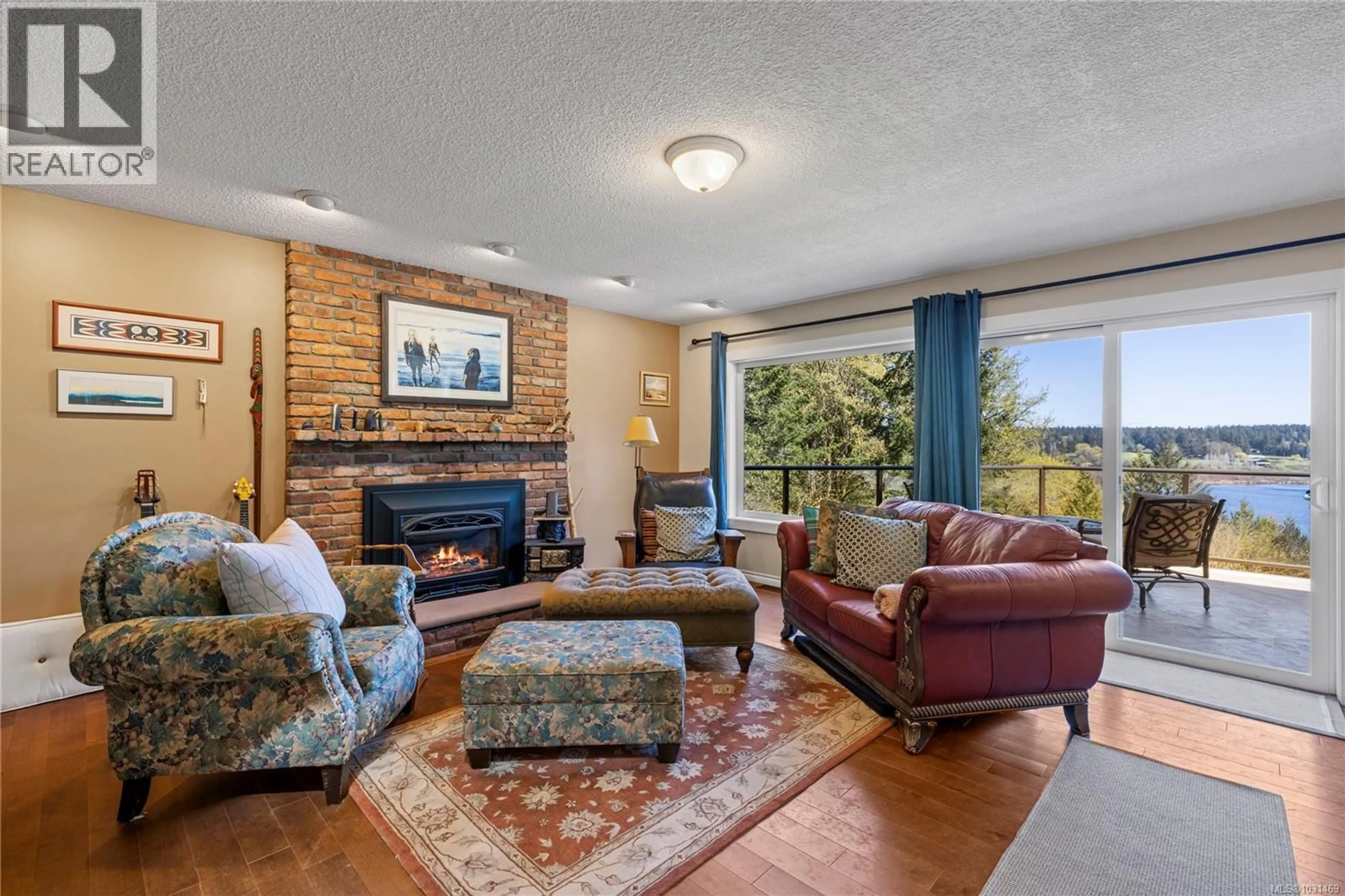 Living room with furniture, unknown for 13361 PROSPECT DRIVE, Ladysmith British Columbia V9G1G9