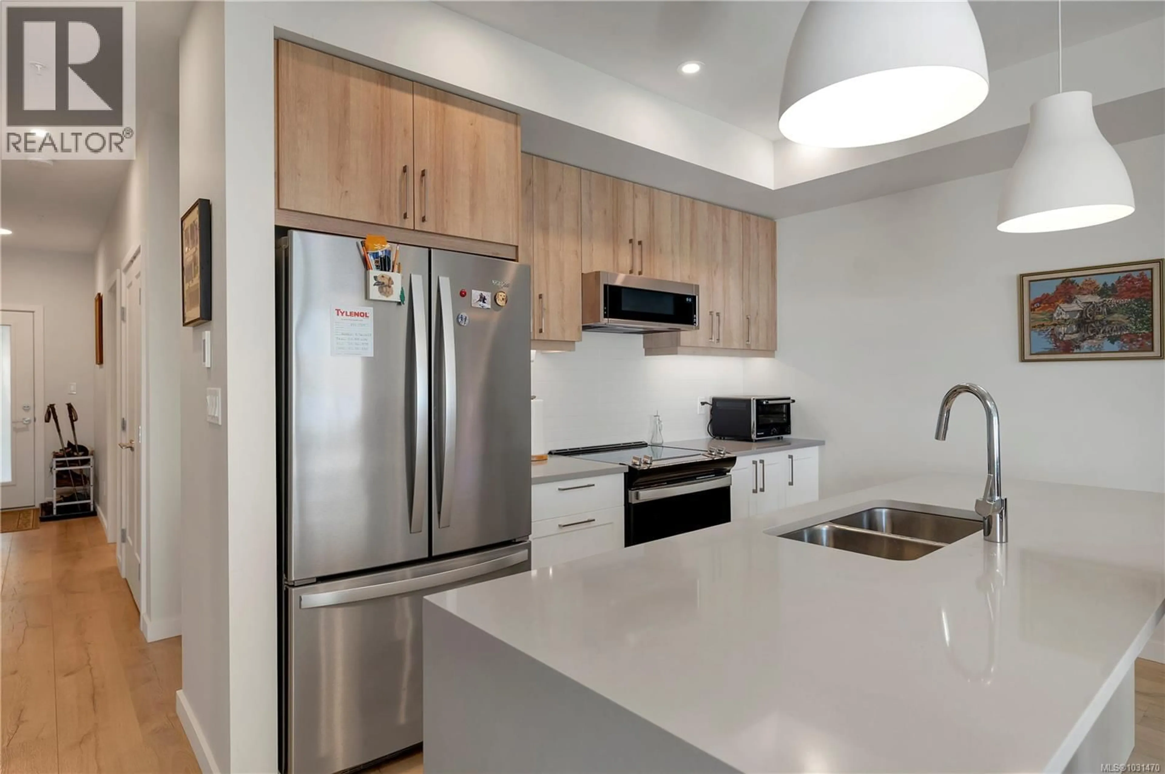 Standard kitchen, unknown for 304 - 536 ISLAND HIGHWAY SOUTH, Campbell River British Columbia V9W1A5