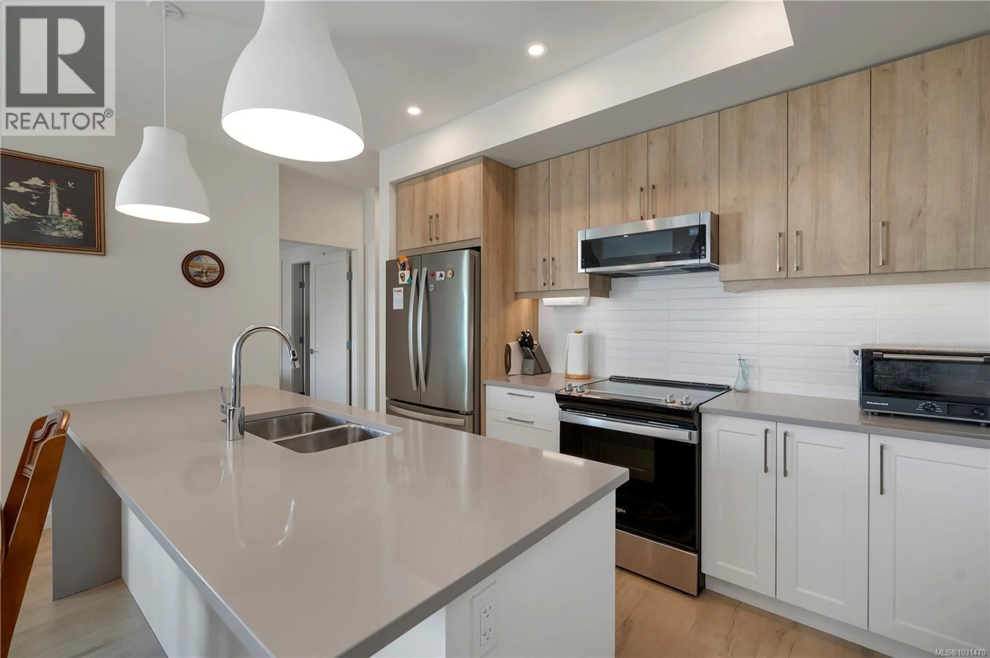Open concept kitchen, unknown for 304 - 536 ISLAND HIGHWAY SOUTH, Campbell River British Columbia V9W1A5