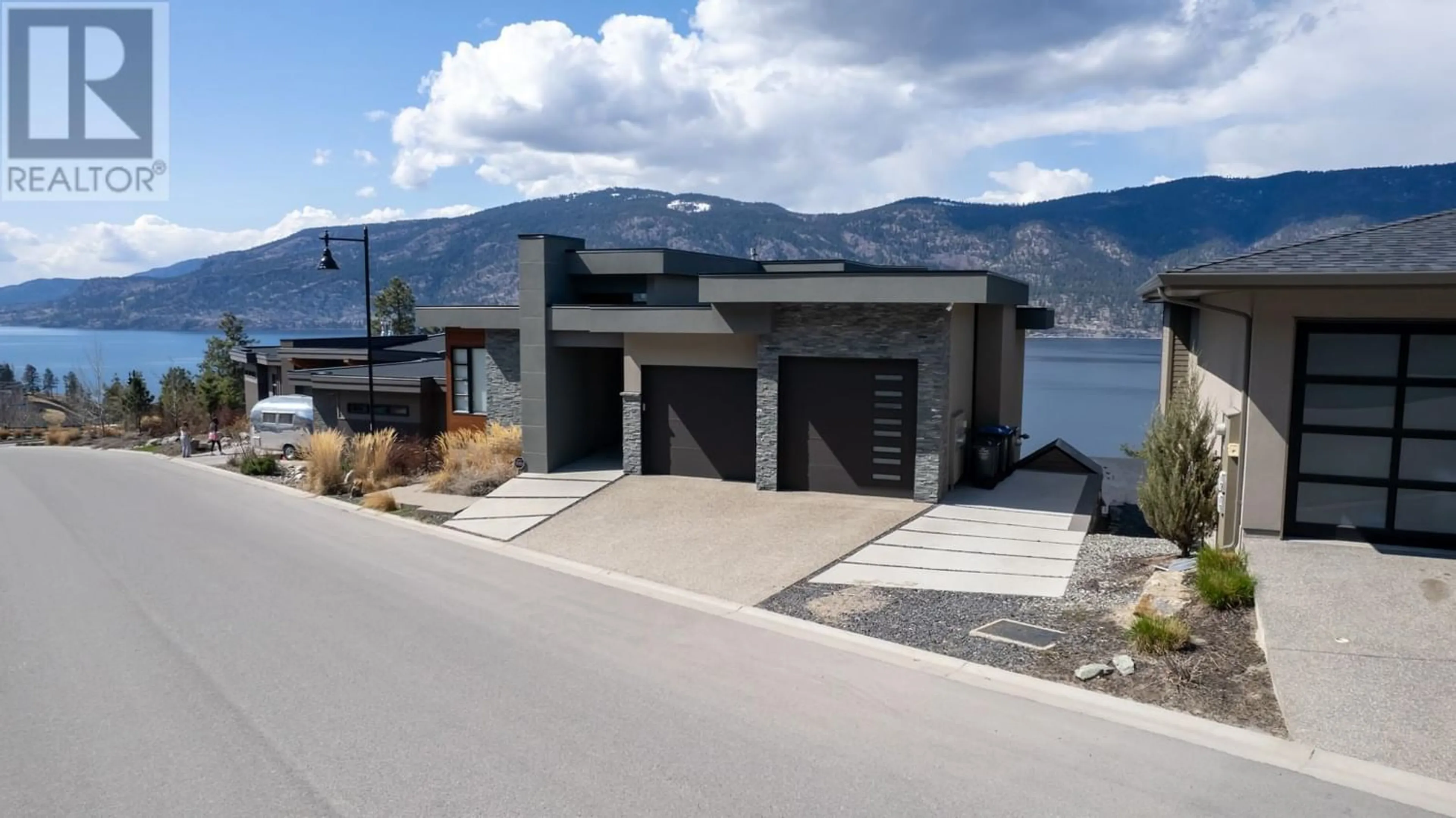 Frontside or backside of a home for 3522 McKinley Beach Drive, Kelowna British Columbia V1V3G2