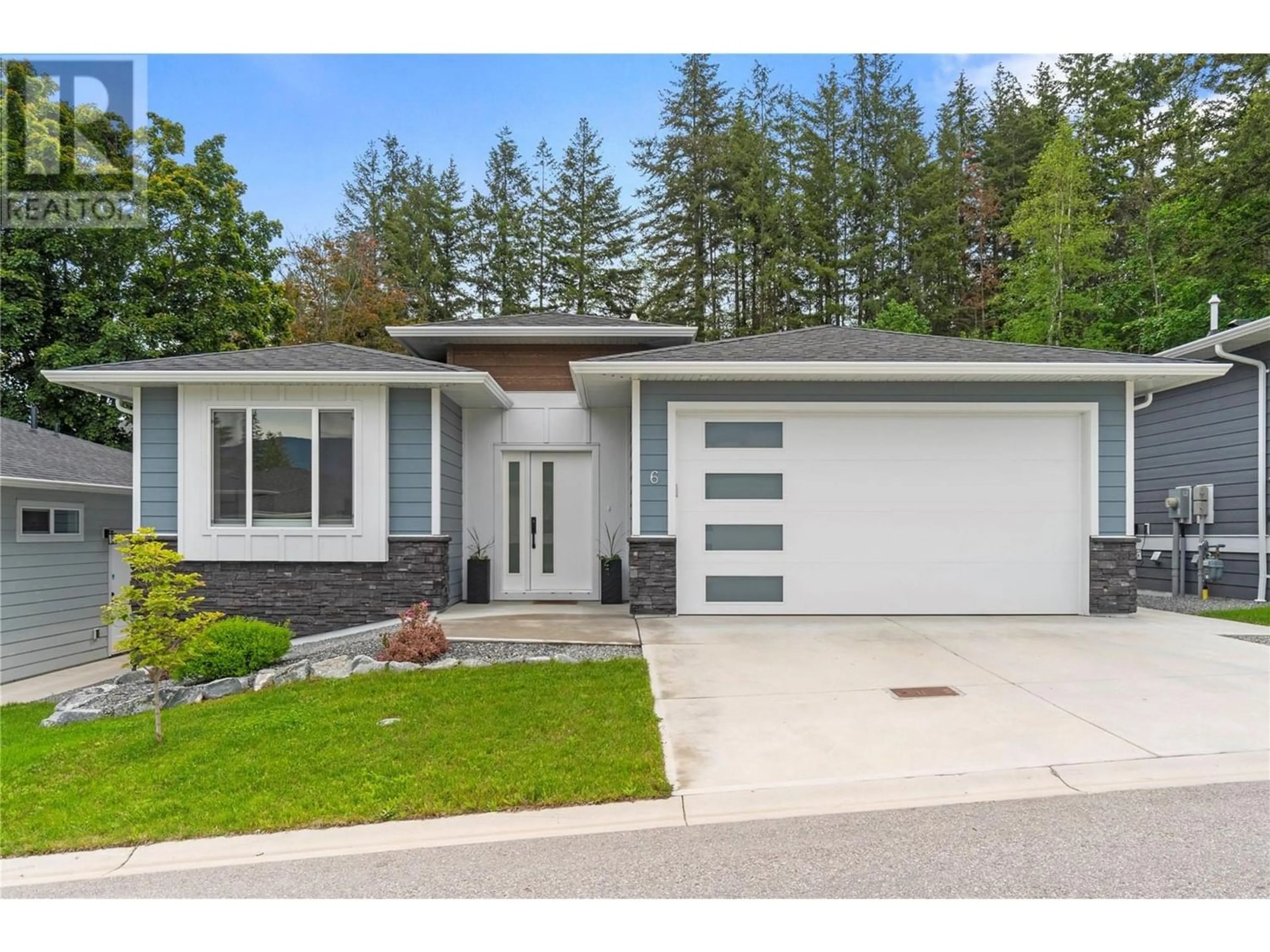 Frontside or backside of a home for 2520 10 Avenue SE Unit# 6, Salmon Arm British Columbia V1E2J2