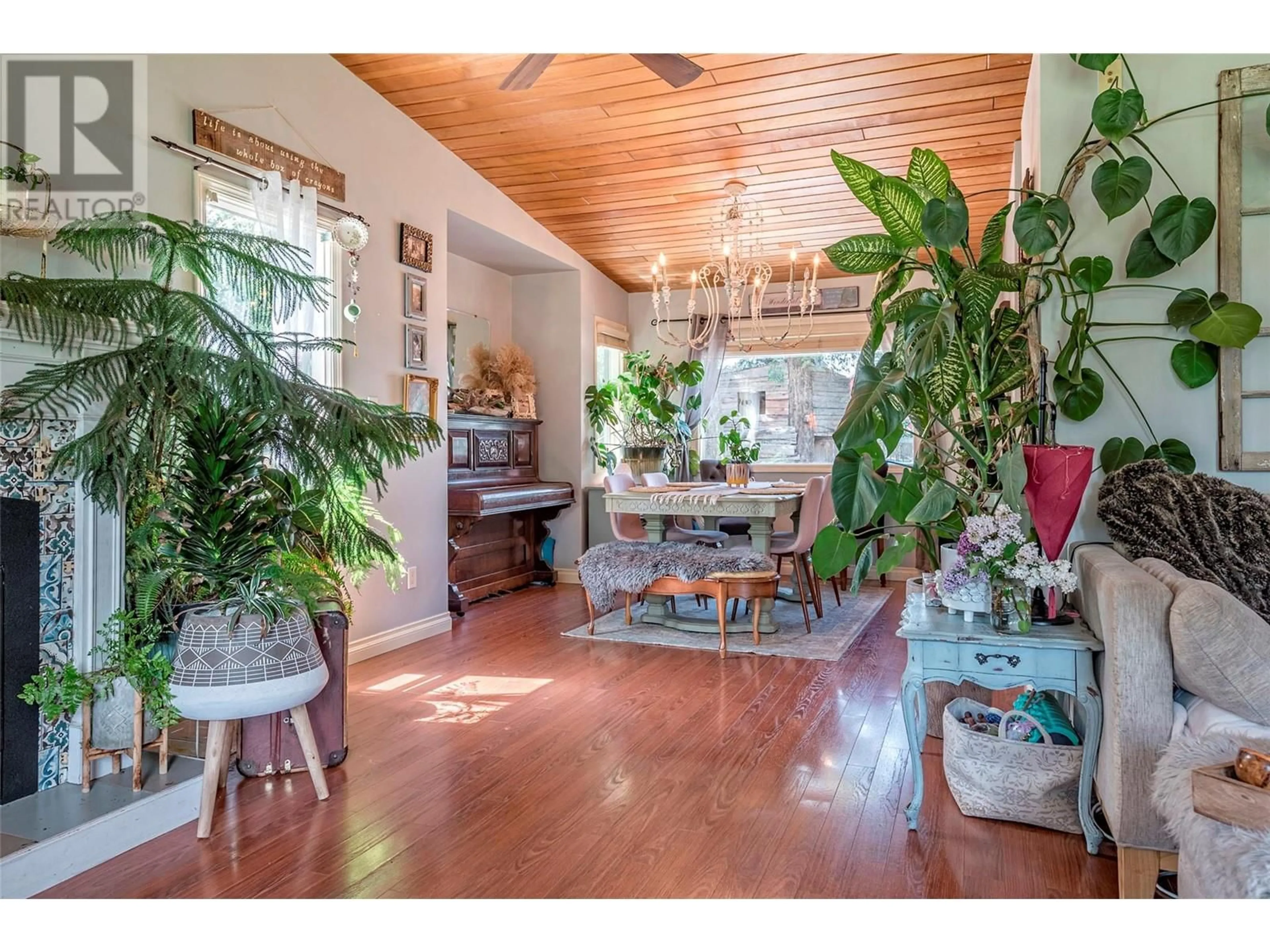 Indoor entryway, wood floors for 9486 Angus Drive, Coldstream British Columbia V1B3G2