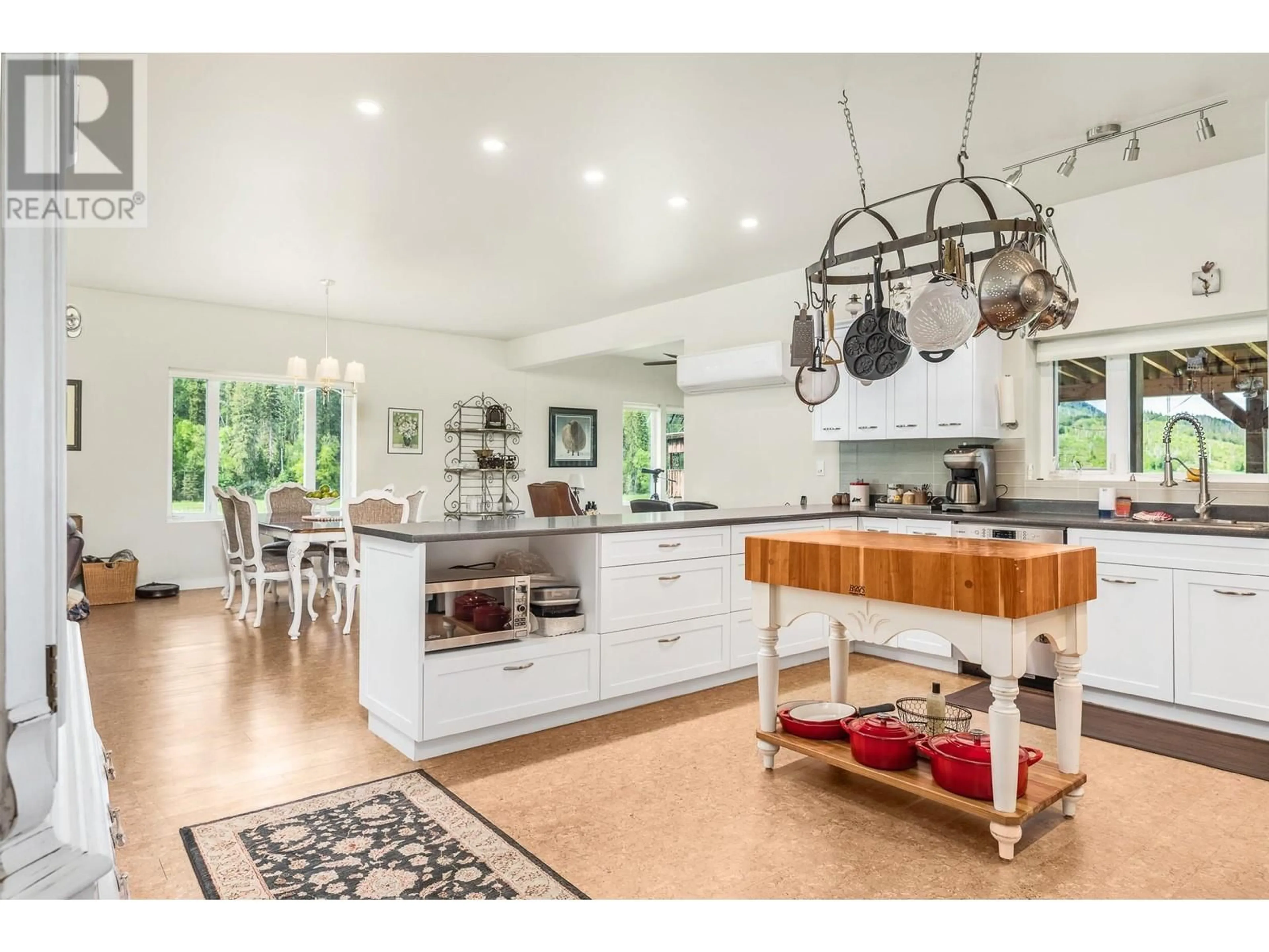 Open concept kitchen, unknown for 4 HOLLINGSWORTH ROAD, Cherryville British Columbia V0E2G3