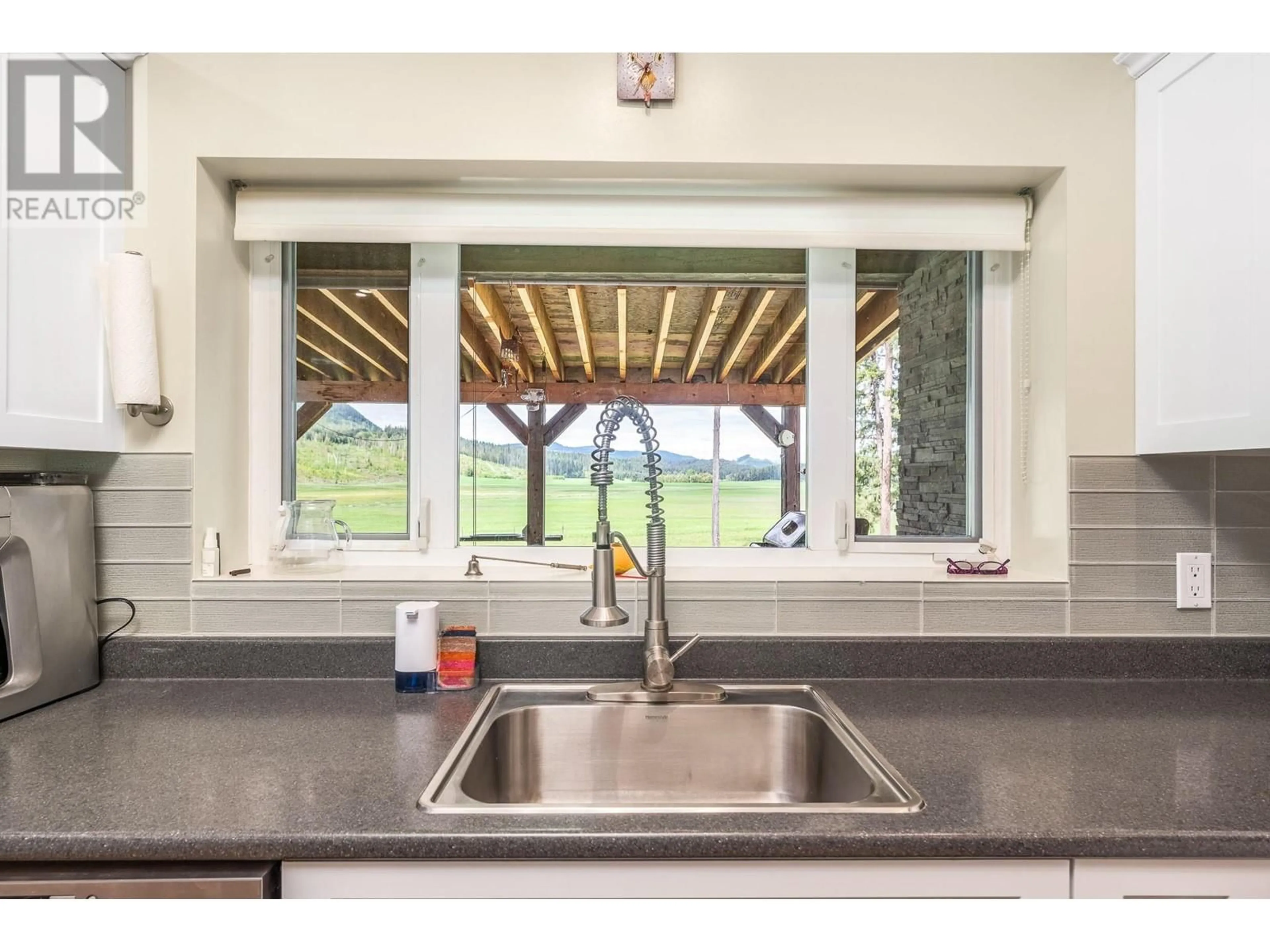 Open concept kitchen, unknown for 4 HOLLINGSWORTH ROAD, Cherryville British Columbia V0E2G3