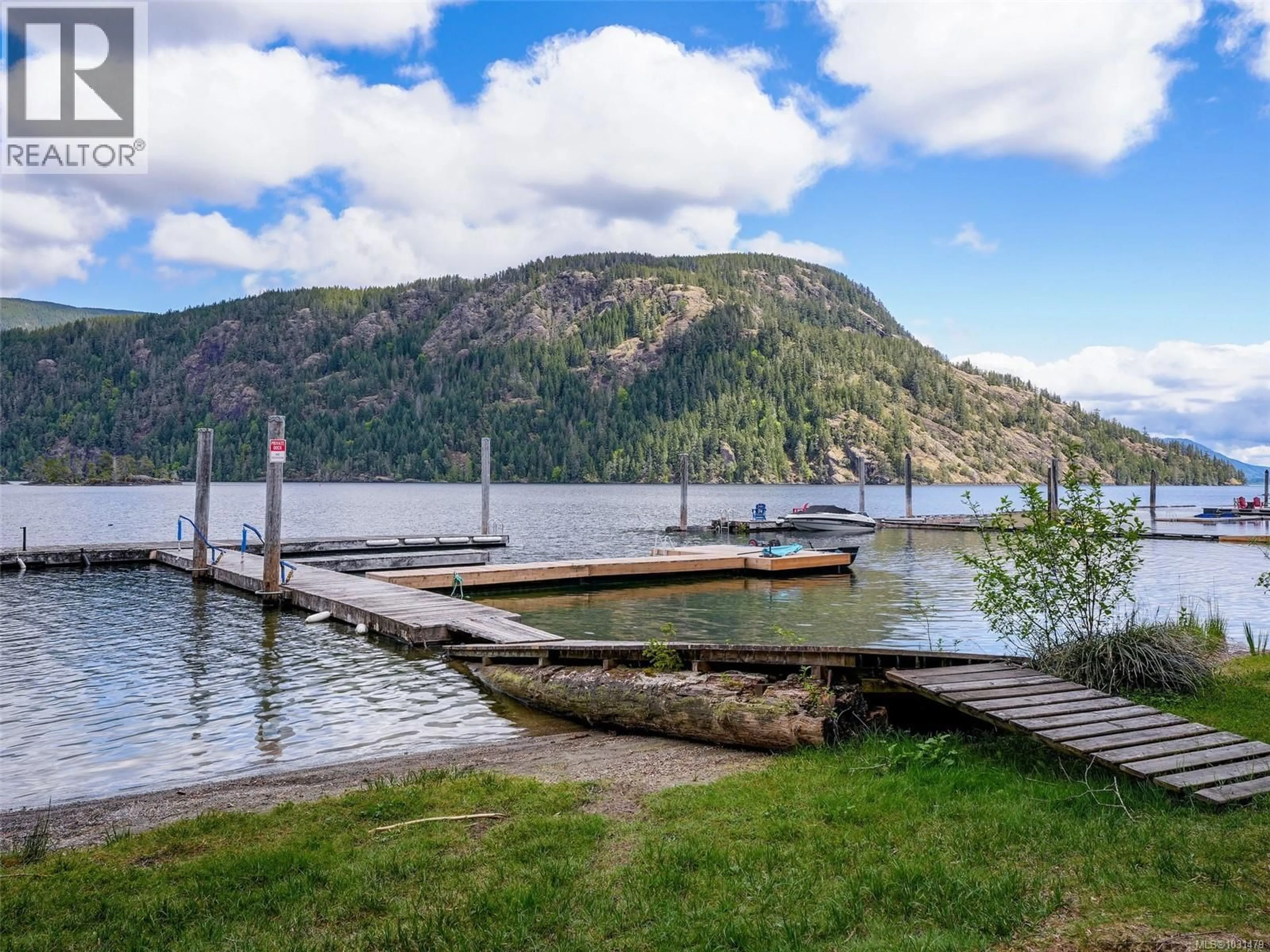 Patio, water/lake/river/ocean view for 7363 WALTON ROAD, Honeymoon Bay British Columbia V0R1Y0