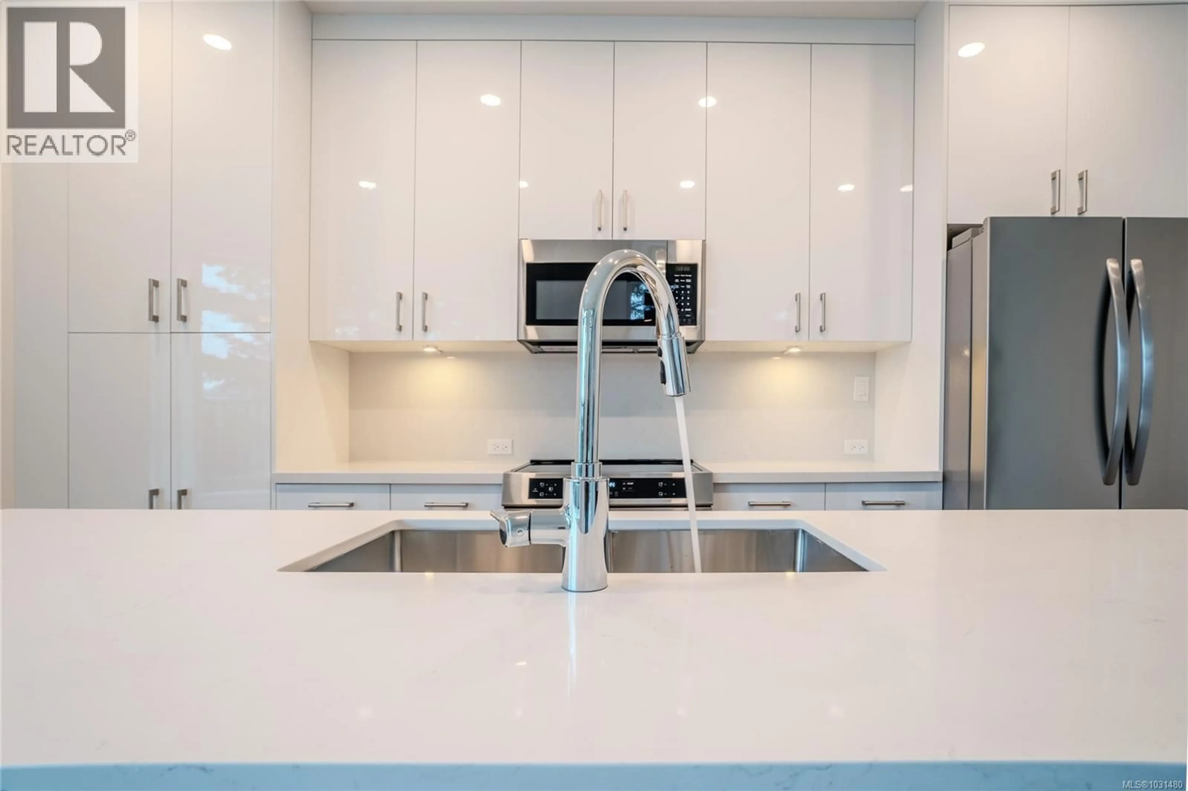 Contemporary kitchen, ceramic/tile floor for 104 - 6320 SENTINAL DRIVE, Nanaimo British Columbia V9V1W4