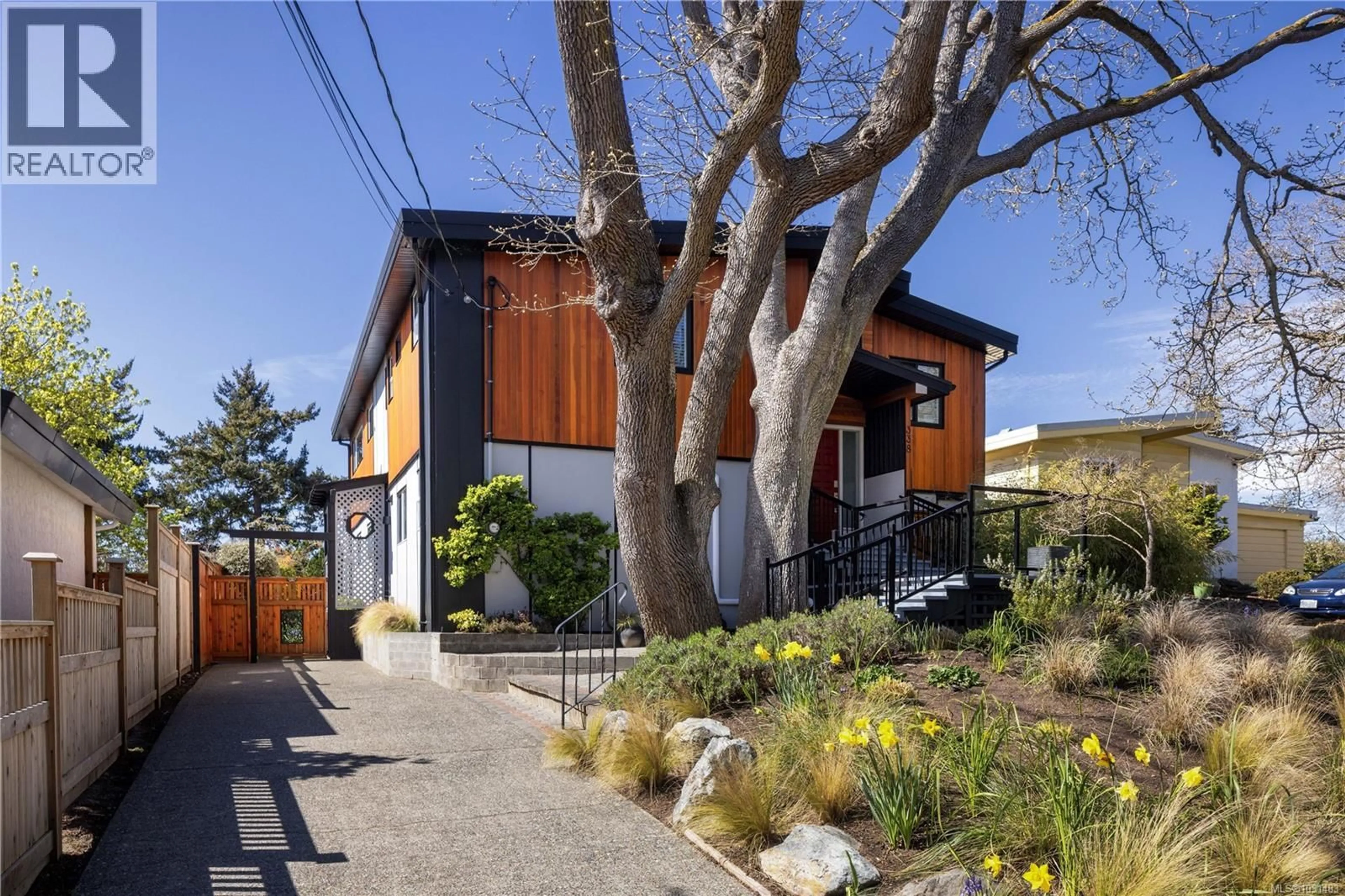 Home with brick exterior material, street for 338 FOUL BAY ROAD, Victoria British Columbia V8S4G7