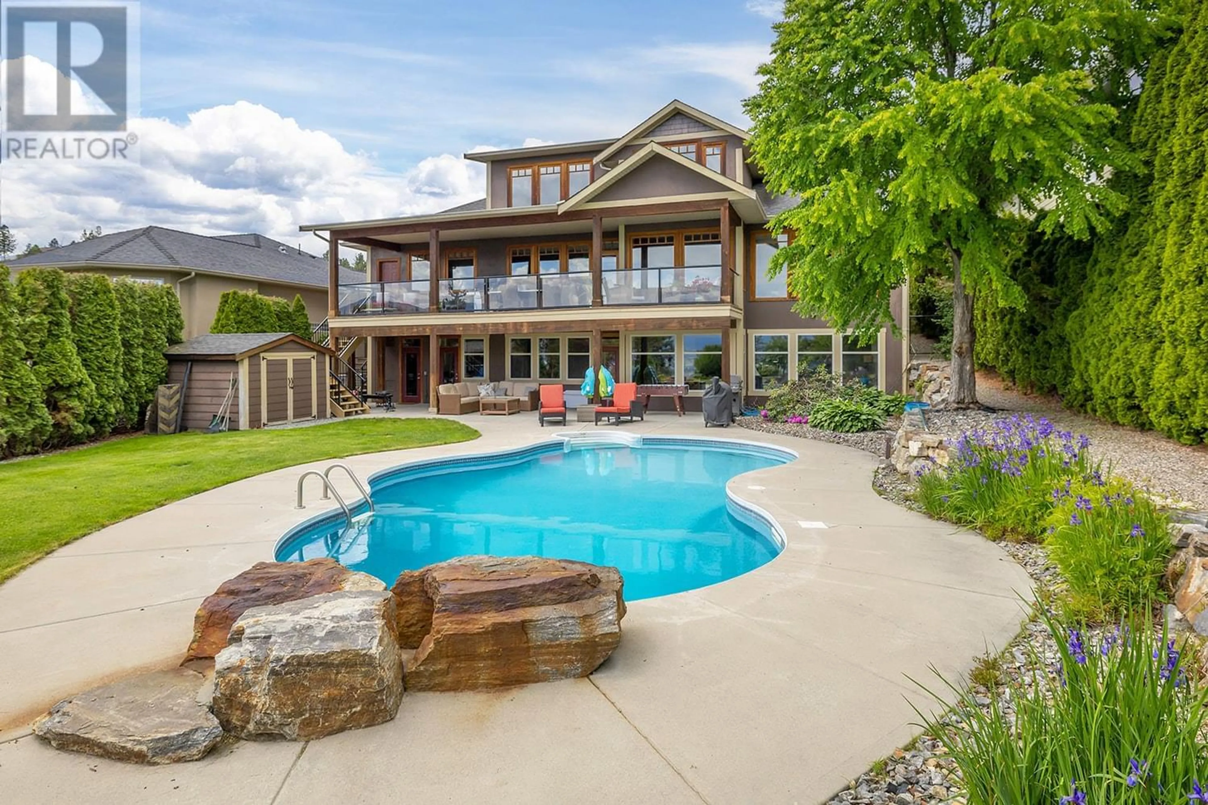 Indoor or outdoor pool for 2967 Lakeview Cove Road, West Kelowna British Columbia V1Z4A1