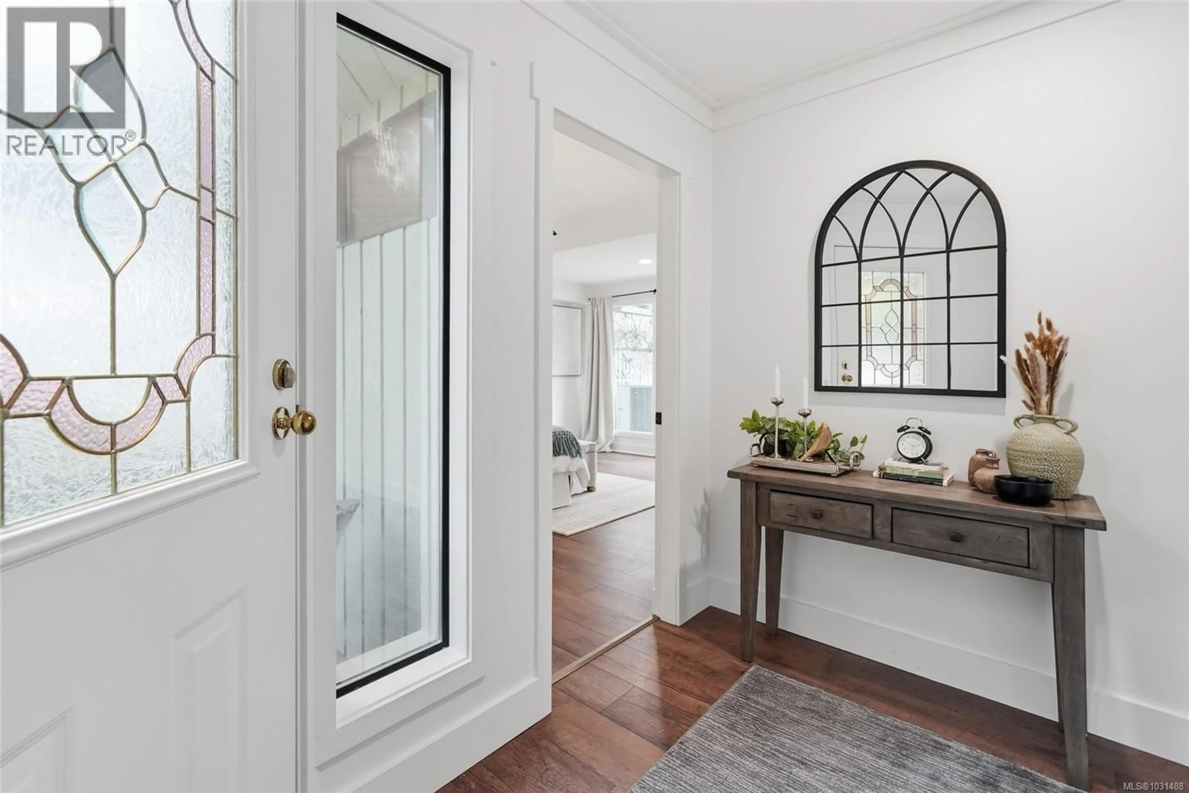 Indoor entryway for 792 BENNETT ROAD, Qualicum Beach British Columbia V9K1N1