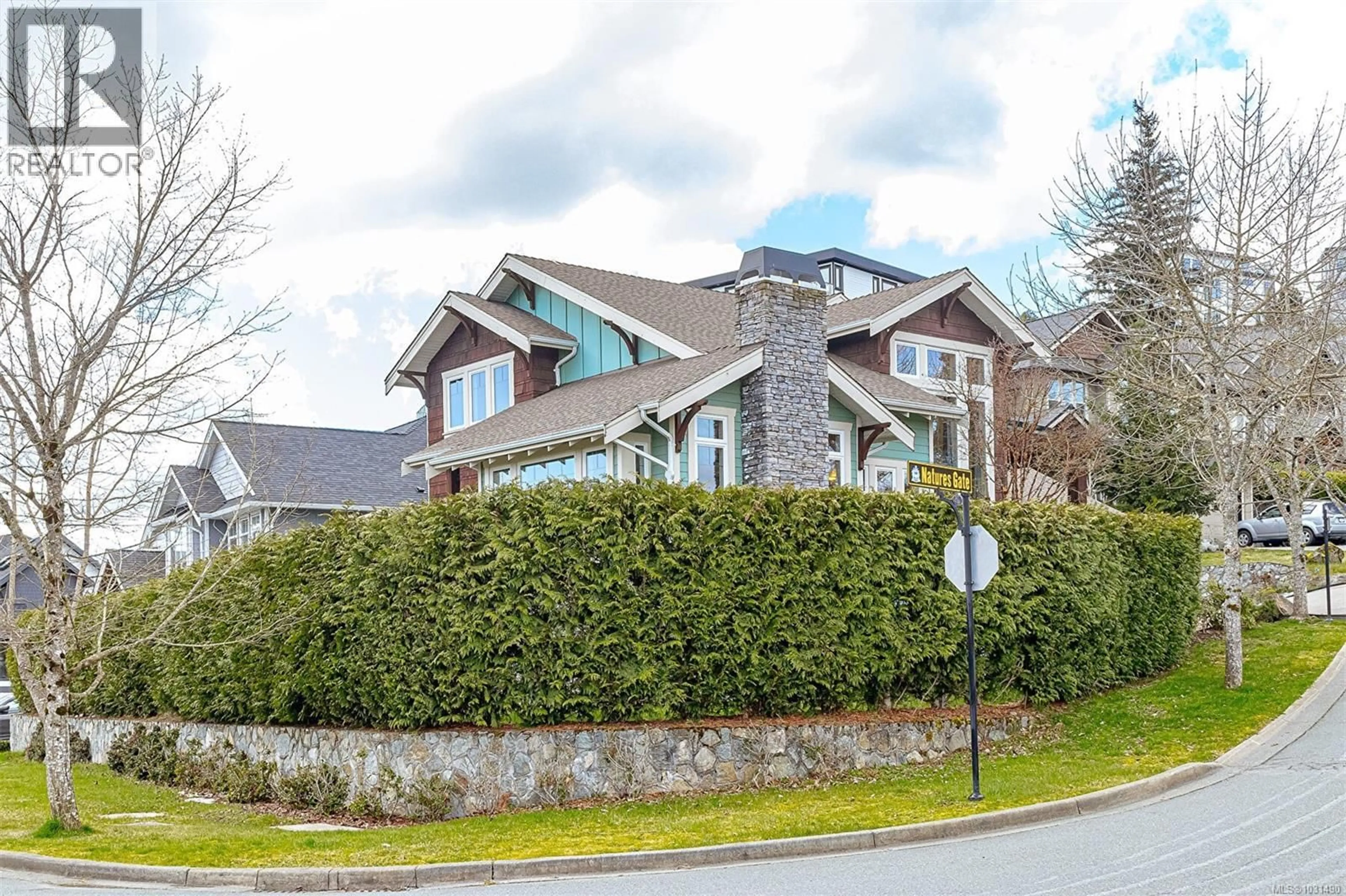 A pic from outside/outdoor area/front of a property/back of a property/a pic from drone, mountain view for 1143 NATURES GATE, Langford British Columbia V9B0B3