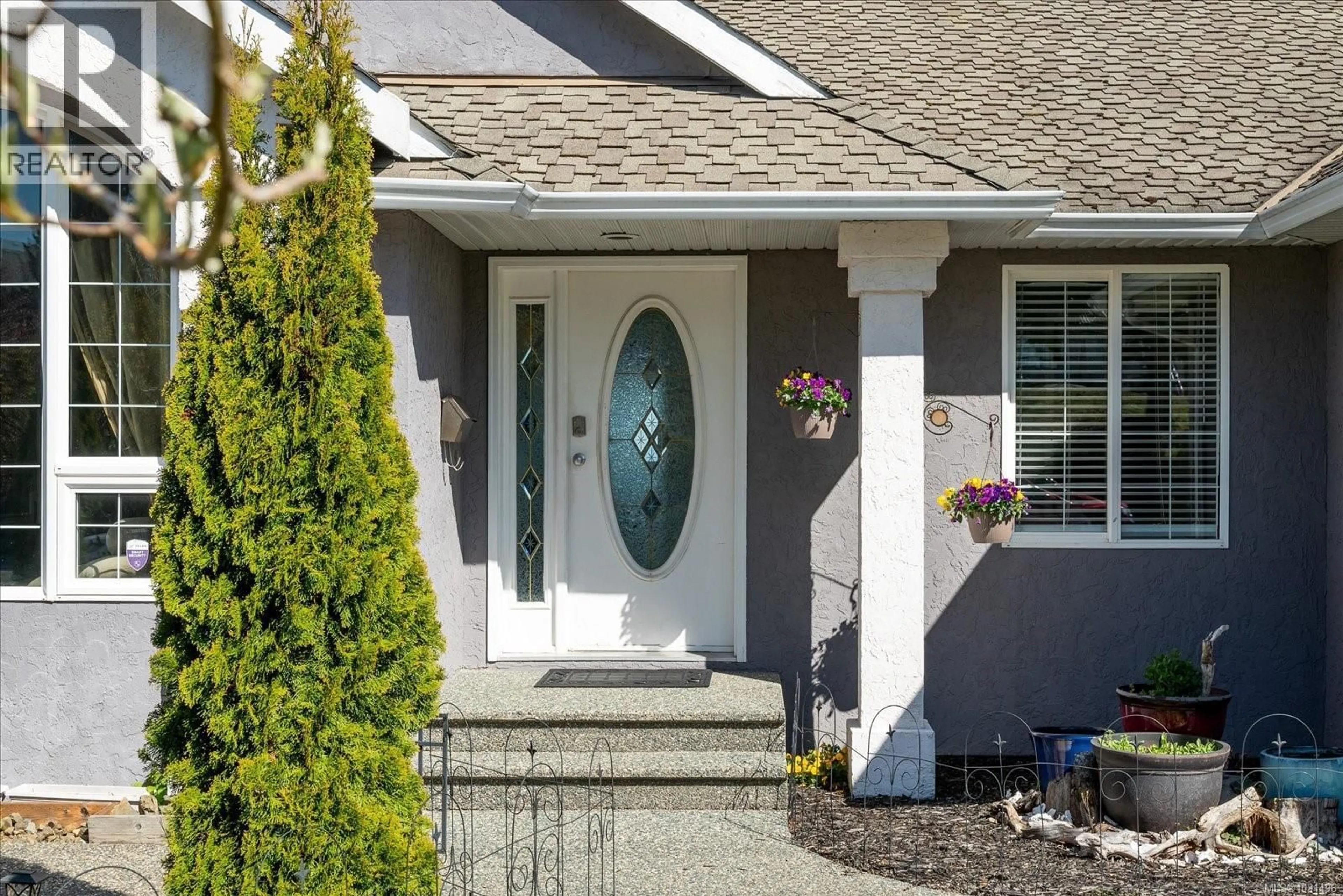 Home with vinyl exterior material, street for 6160 DOVER ROAD, Nanaimo British Columbia V9V1C7