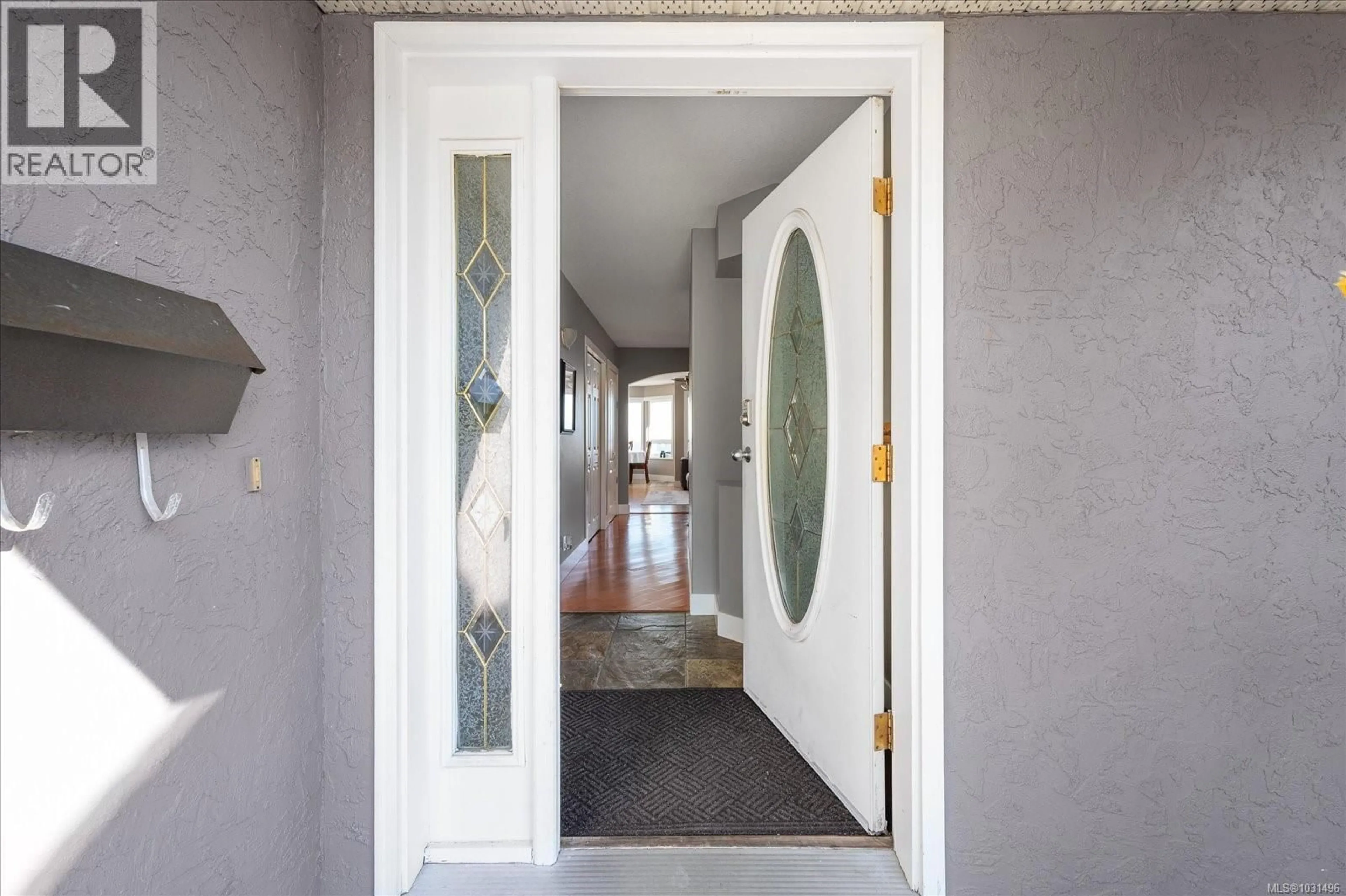 Indoor entryway for 6160 DOVER ROAD, Nanaimo British Columbia V9V1C7