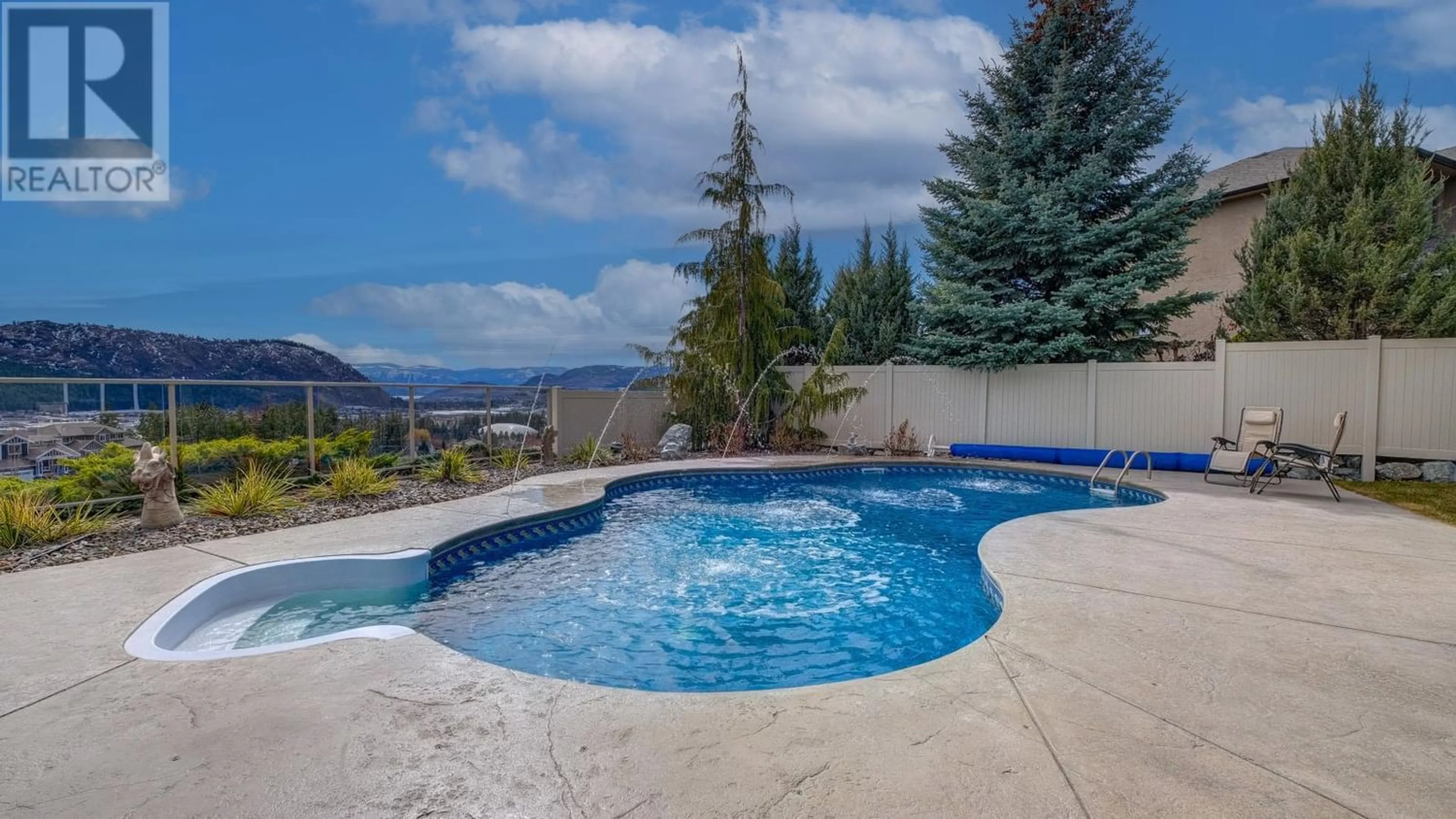 Indoor or outdoor pool for 1118 Peak Point Drive, West Kelowna British Columbia V1Z4A9