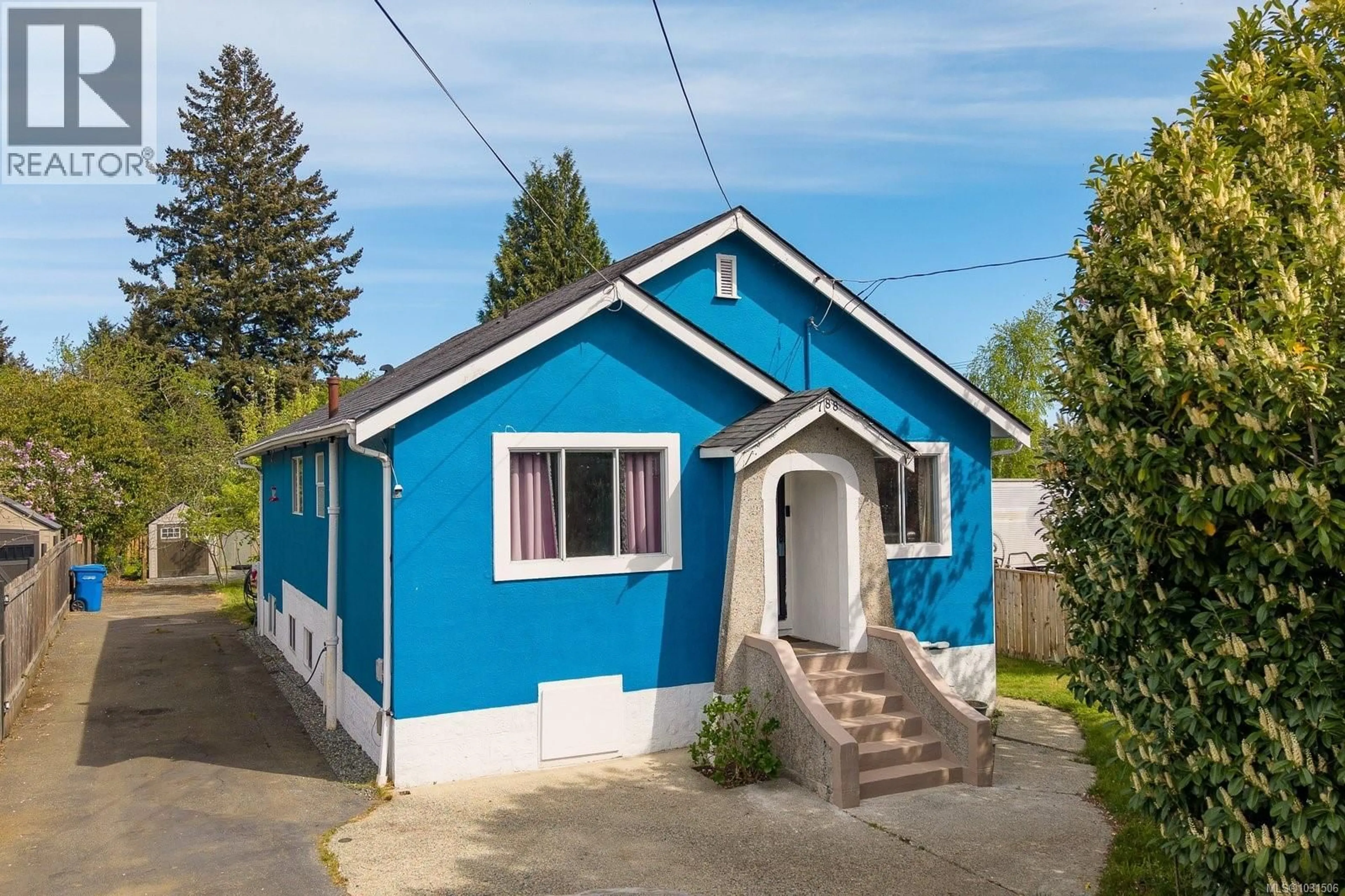 Home with vinyl exterior material, street for 788 BRUCE AVENUE, Nanaimo British Columbia V9R3Z5
