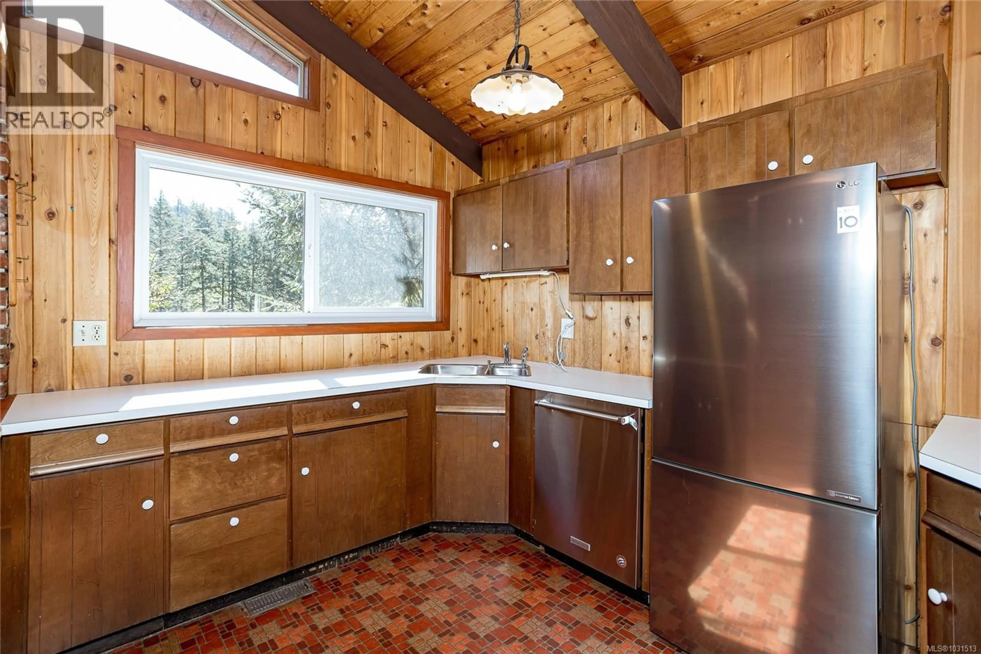 Standard kitchen, ceramic/tile floor for 4129 HAPPY VALLEY ROAD, Metchosin British Columbia V9C3X8