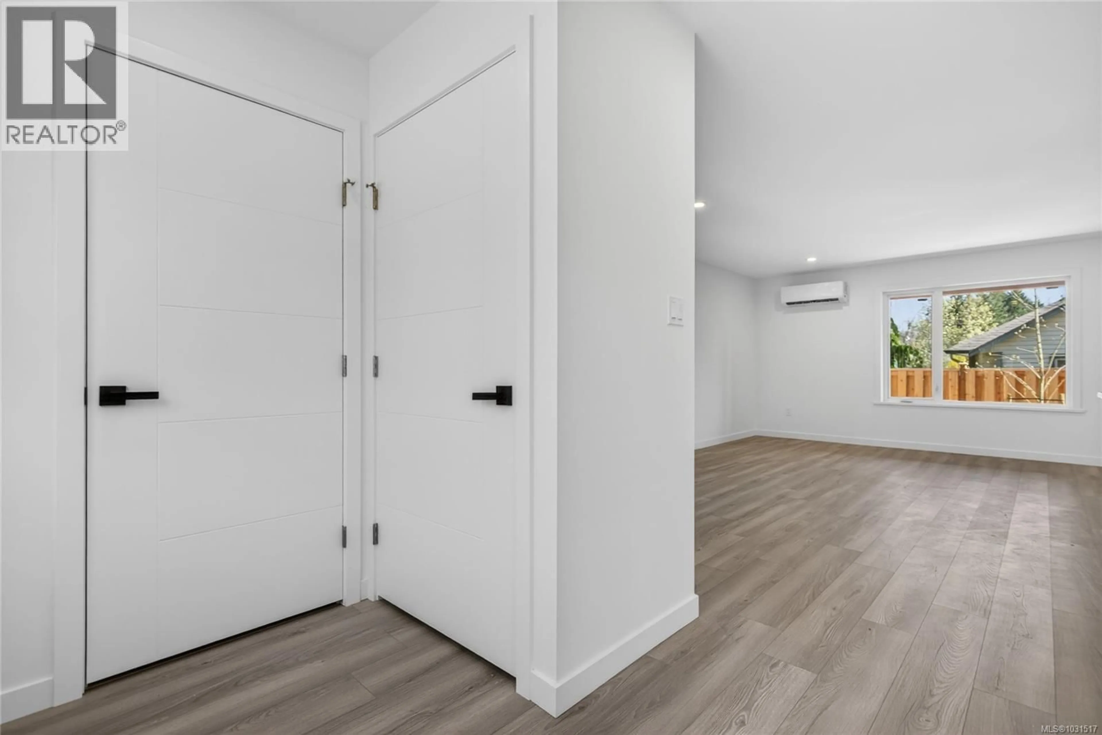 Indoor entryway for 6 - 1590 PIERCY AVENUE, Courtenay British Columbia V9N3E9