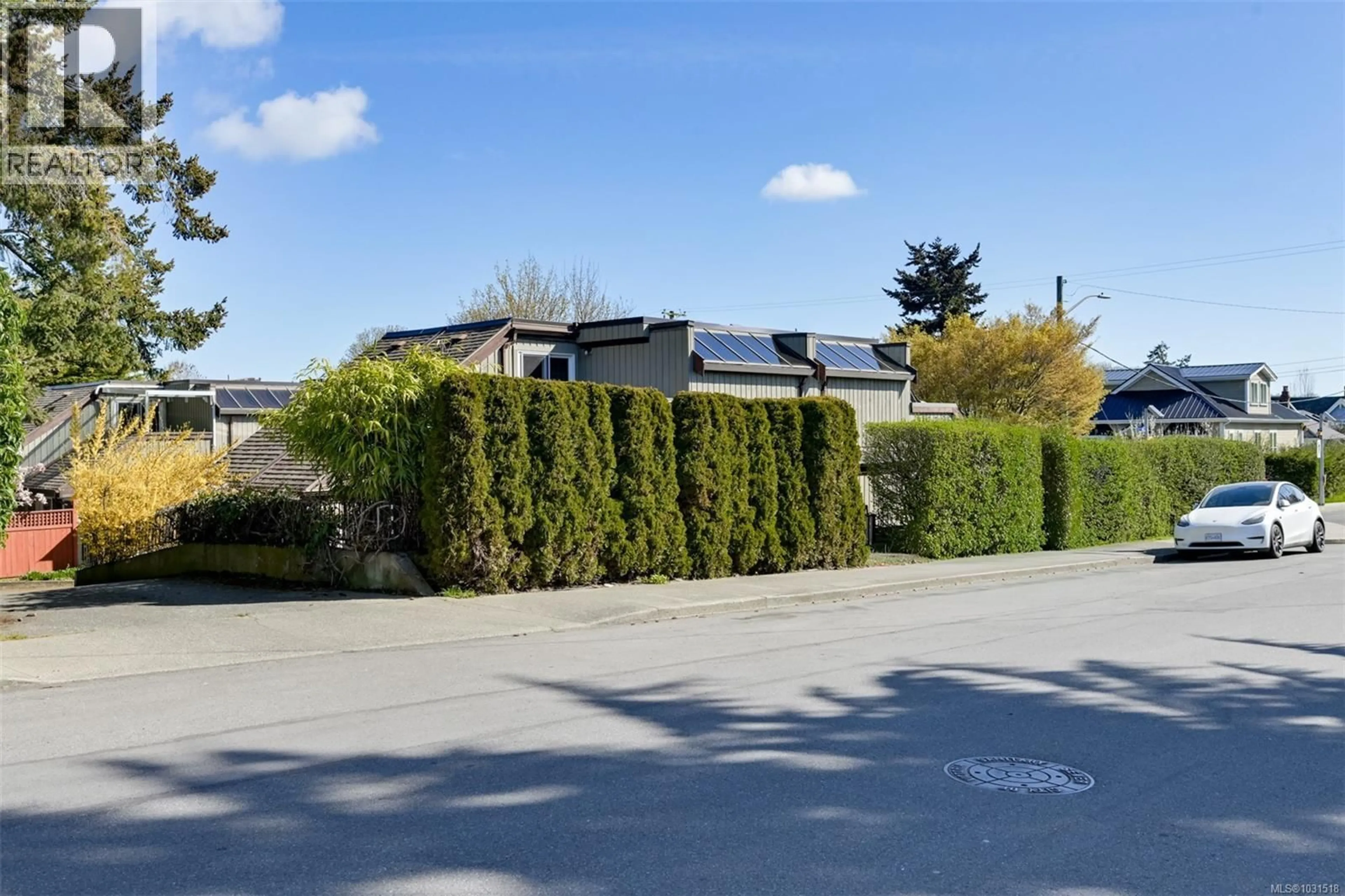 A pic from outside/outdoor area/front of a property/back of a property/a pic from drone, street for 1294 DENMAN STREET, Victoria British Columbia V8T1L8