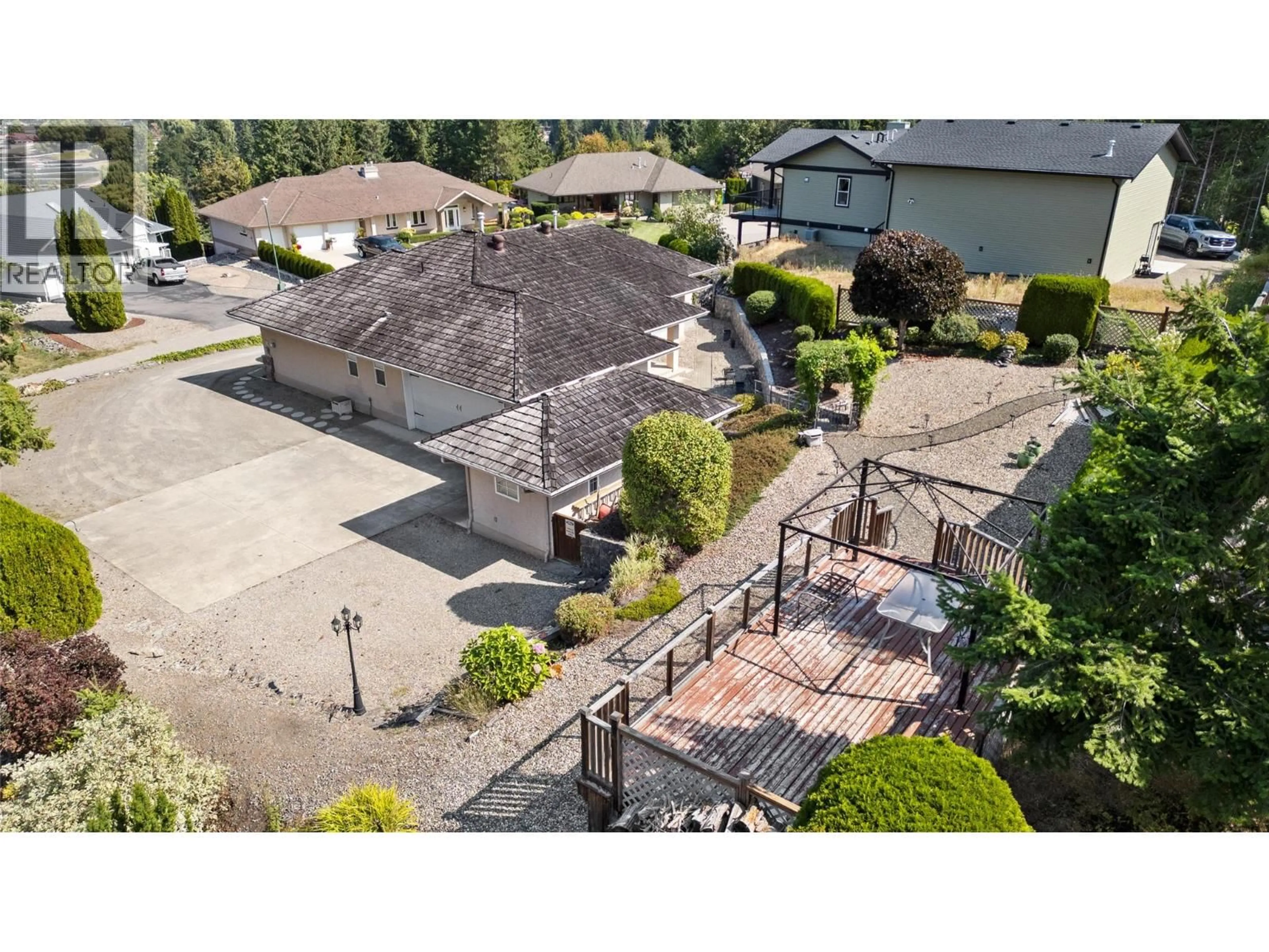 A pic from outside/outdoor area/front of a property/back of a property/a pic from drone, street for 2670 DOEBERT ROAD, Blind Bay British Columbia V0E1H1