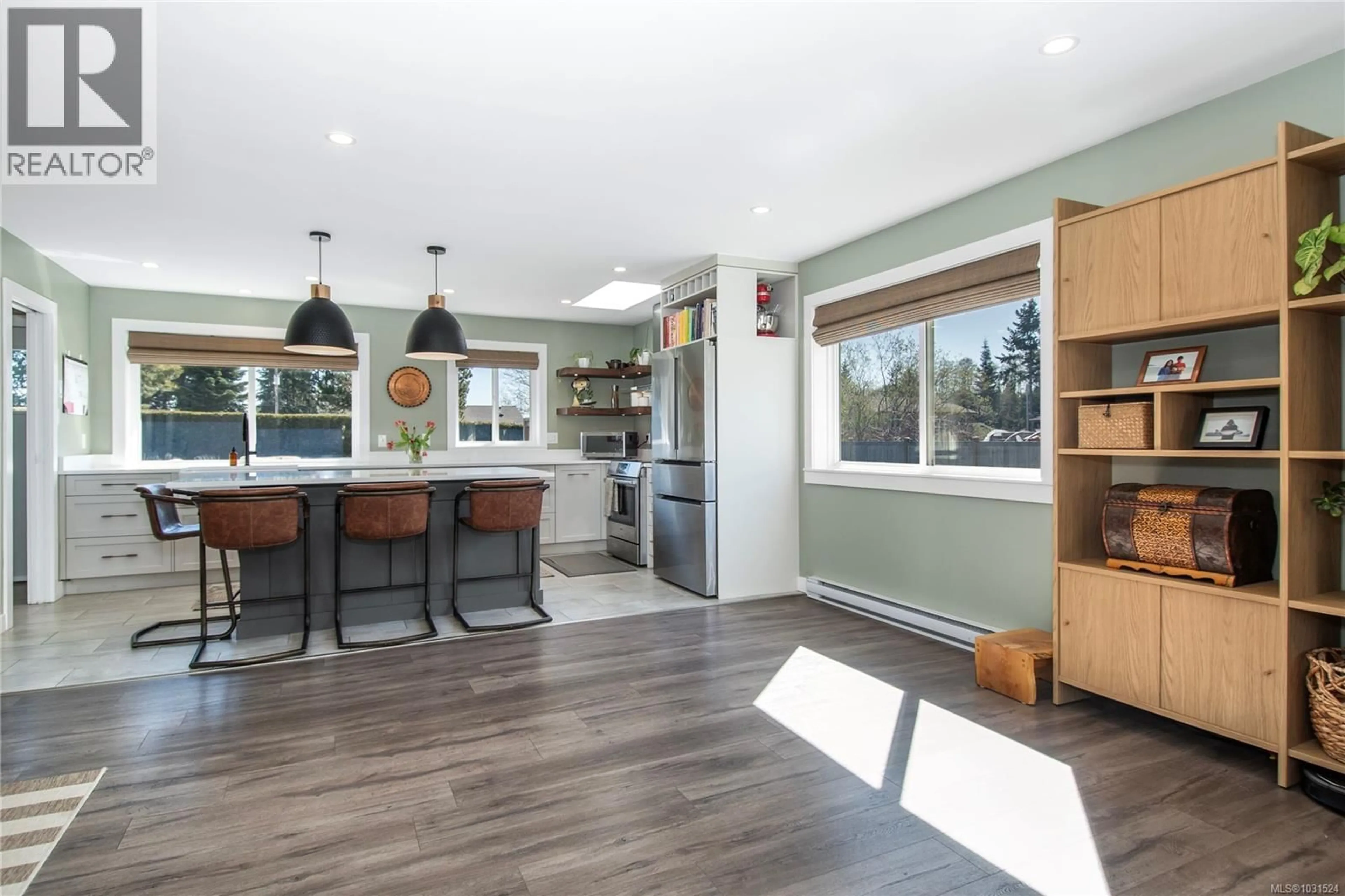 Open concept kitchen, wood/laminate floor for 285 CRAWFORD ROAD, Campbell River British Columbia V9H1K1