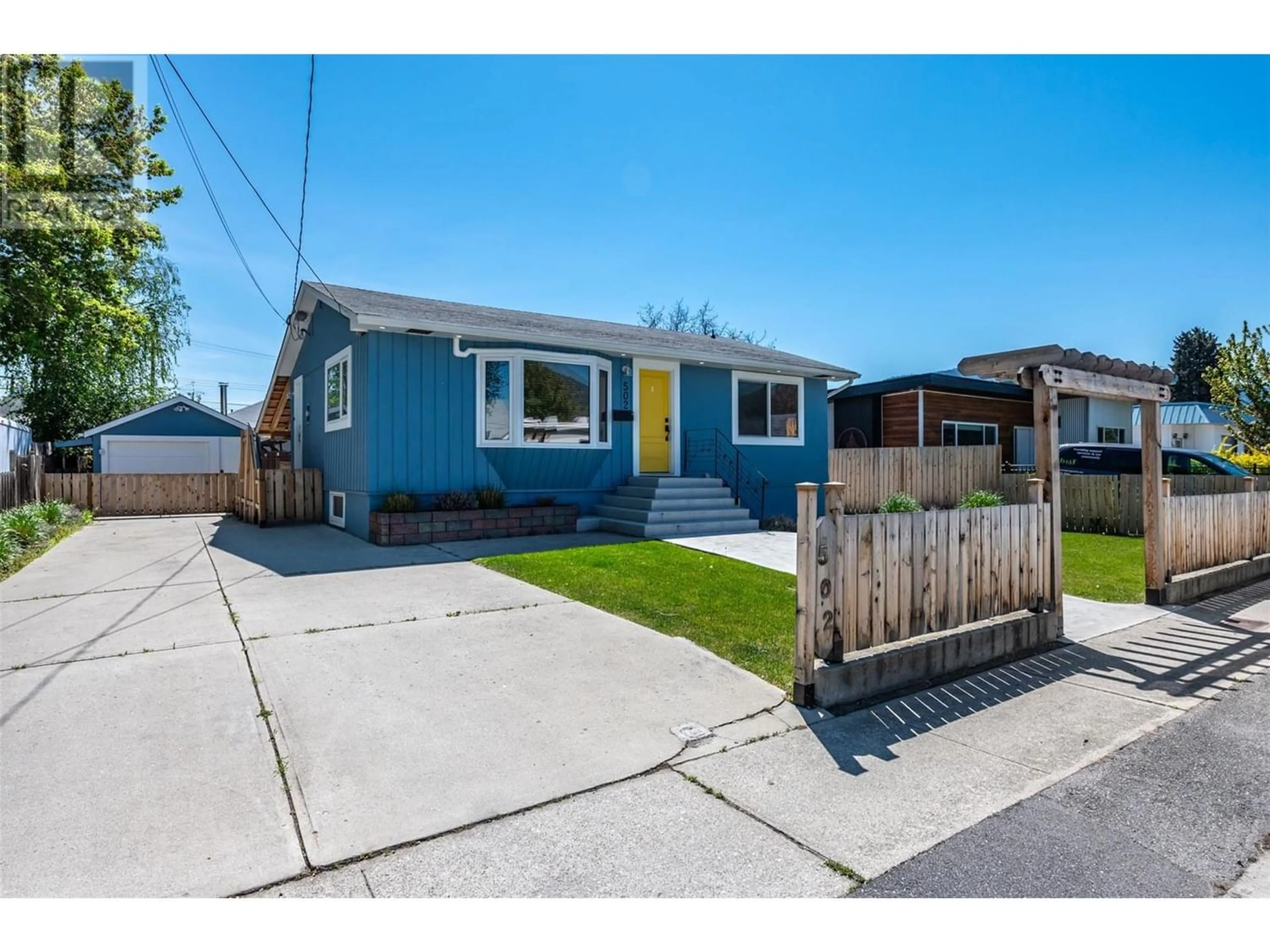 Frontside or backside of a home for 502 HEALES Avenue, Penticton British Columbia V2A1G4