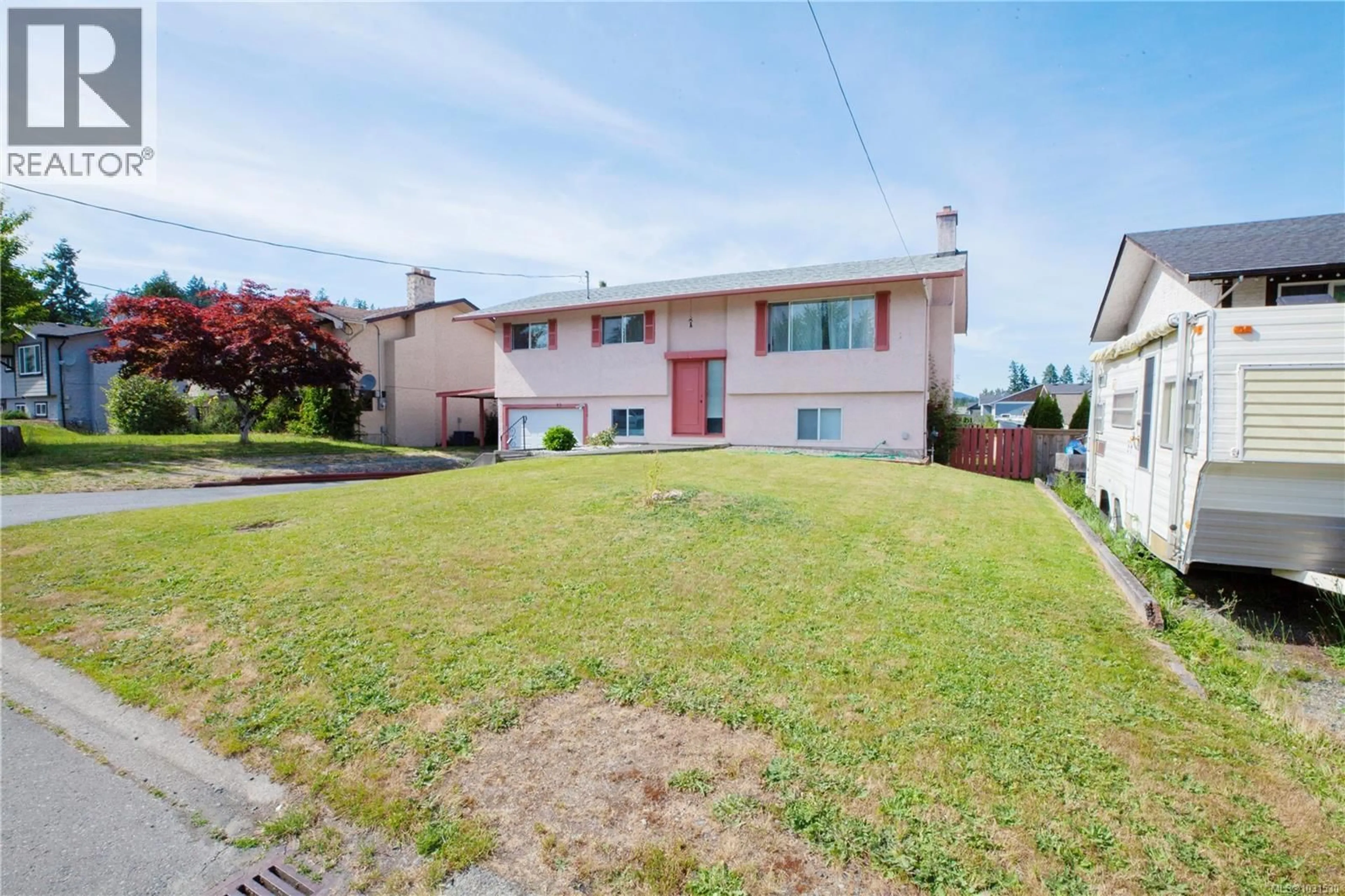 A pic from outside/outdoor area/front of a property/back of a property/a pic from drone, street for 3125 HIGHFIELD ROAD, Duncan British Columbia V9L4A6