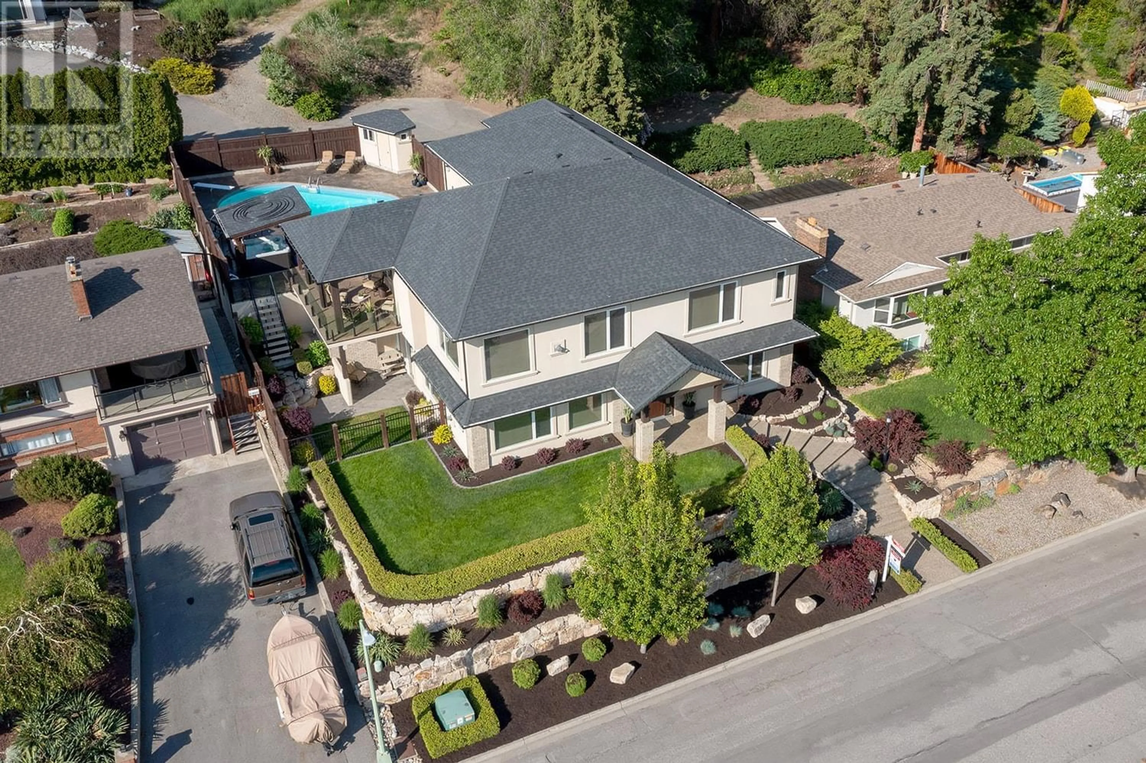 Frontside or backside of a home for 1162 Montrose Place, Kelowna British Columbia V1Y3M4